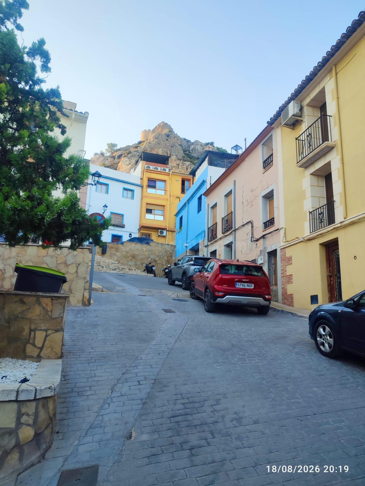 CASERÓN PARA REHABILITAR EN CASTALLA ZONA DEL AYUNTAMIENTO