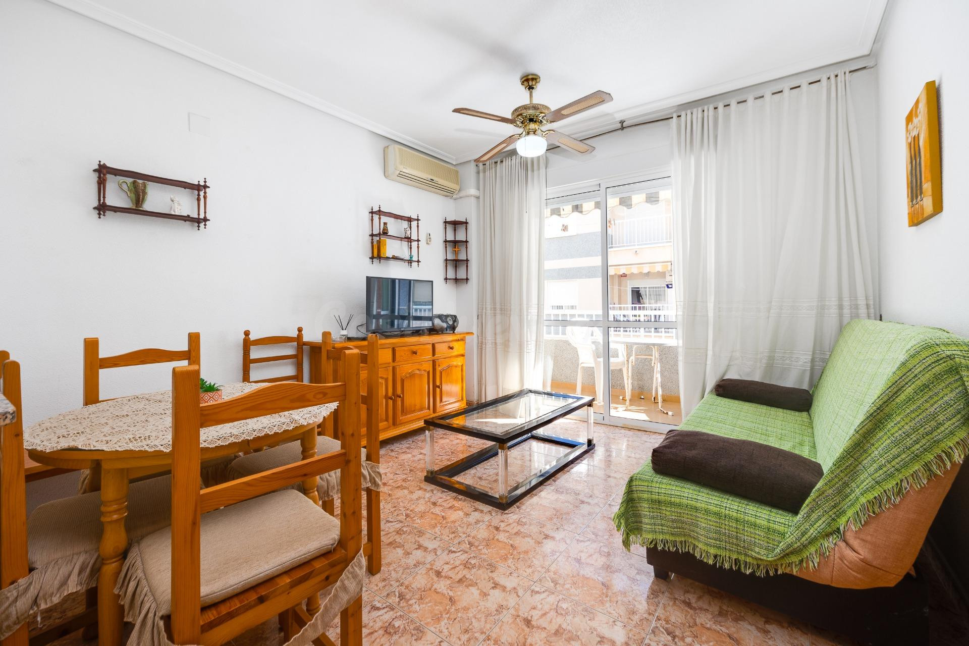Apartamento de 1 dormitorio con orientación este en el centro de Torrevieja