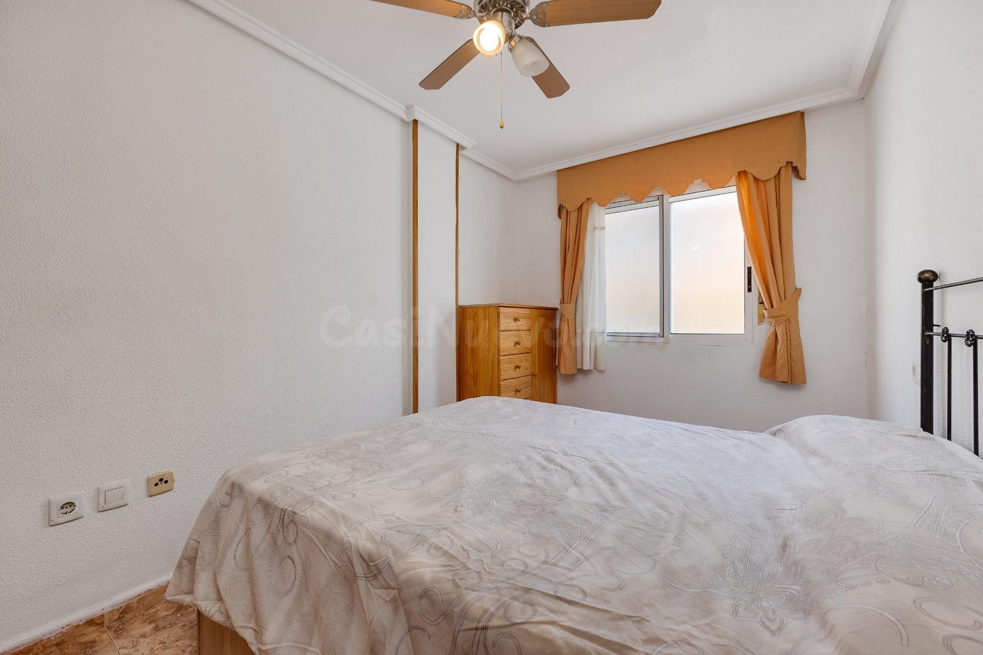 Apartamento de dos dormitorios a escasos 150 metros de la pl - foto 4