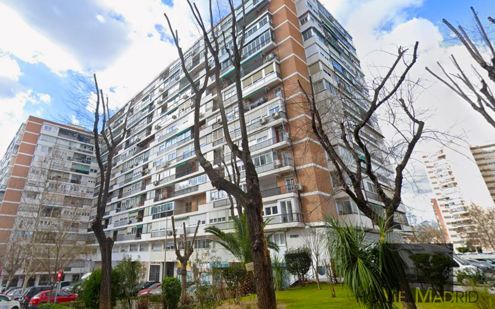 ESTUDIO HOME MADRID OFRECE piso de 77 m2, exterior y reformado, con orientación sur, en el Barrio del Pilar.