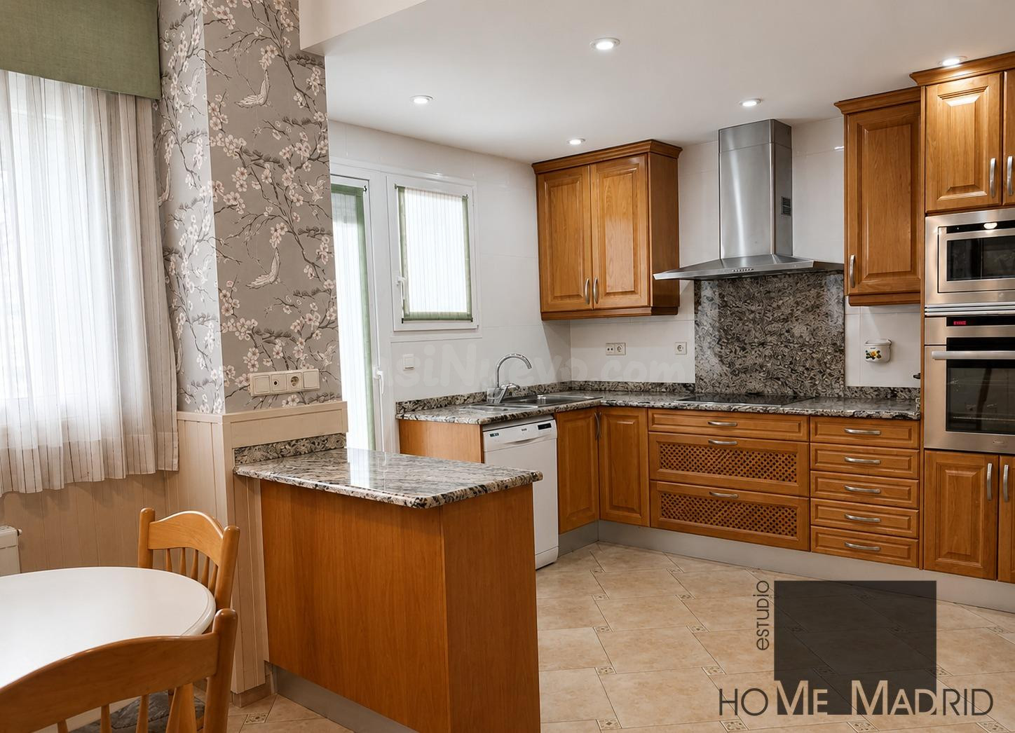 ESTUDIO HOME MADRID OFRECE piso totalmente reformado de 166m2 construidos según catastro, en urbanización cerrada del año 2005, en la zona residencial de Las Tablas. - foto 5