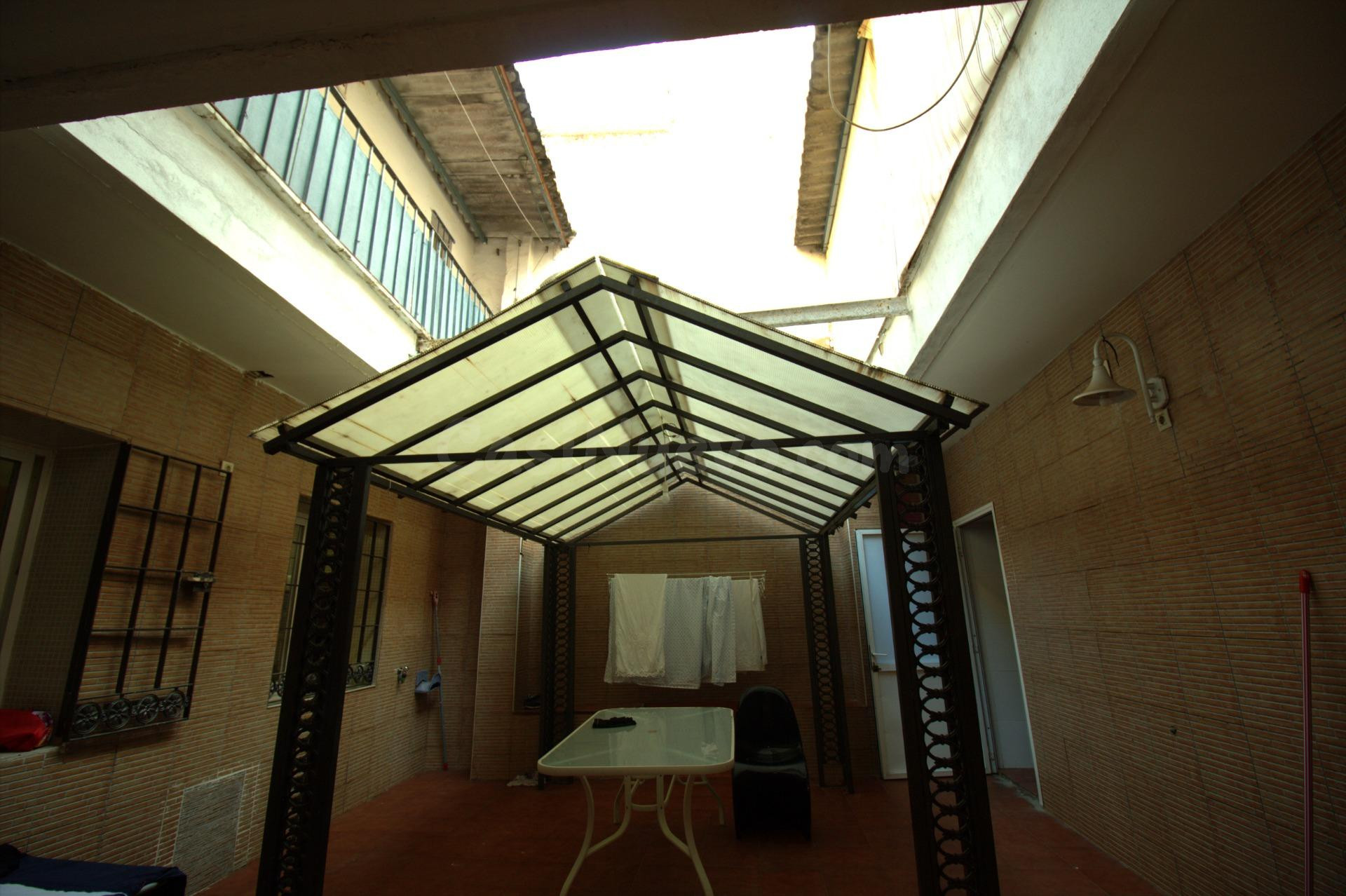 VIVIENDA EN PLANTA BAJA CON PATIO EN CASCO ANTIGUO DE BADAJOZ