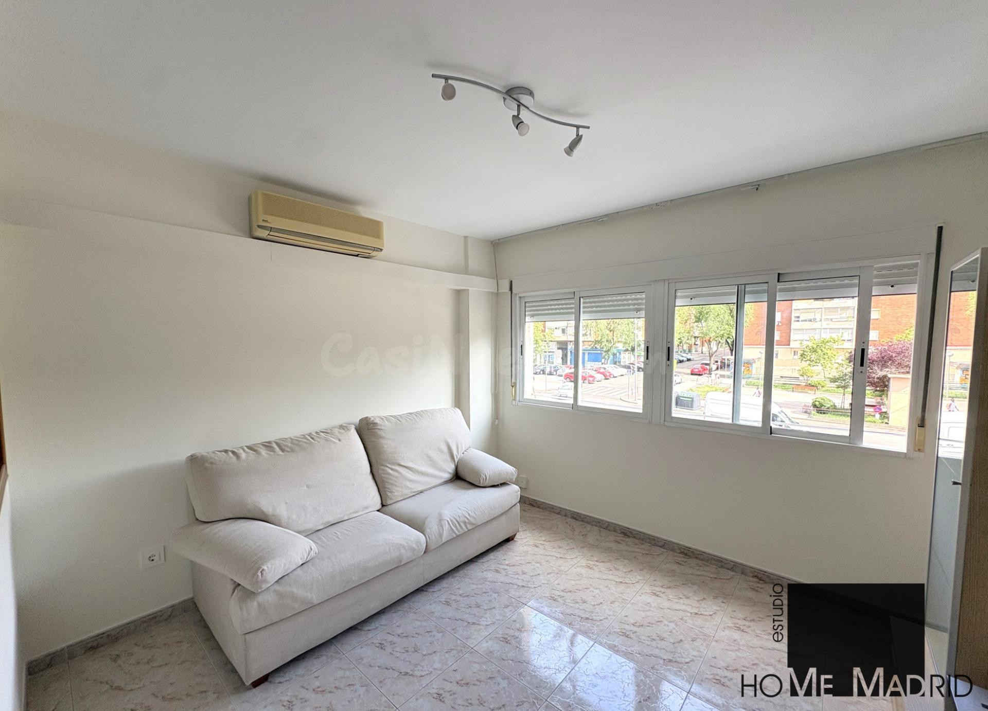 ESTUDIO HOME MADRID OFRECE piso de 40 m2 construidos, exterior, con orientación sur, en el barrio del Pilar.