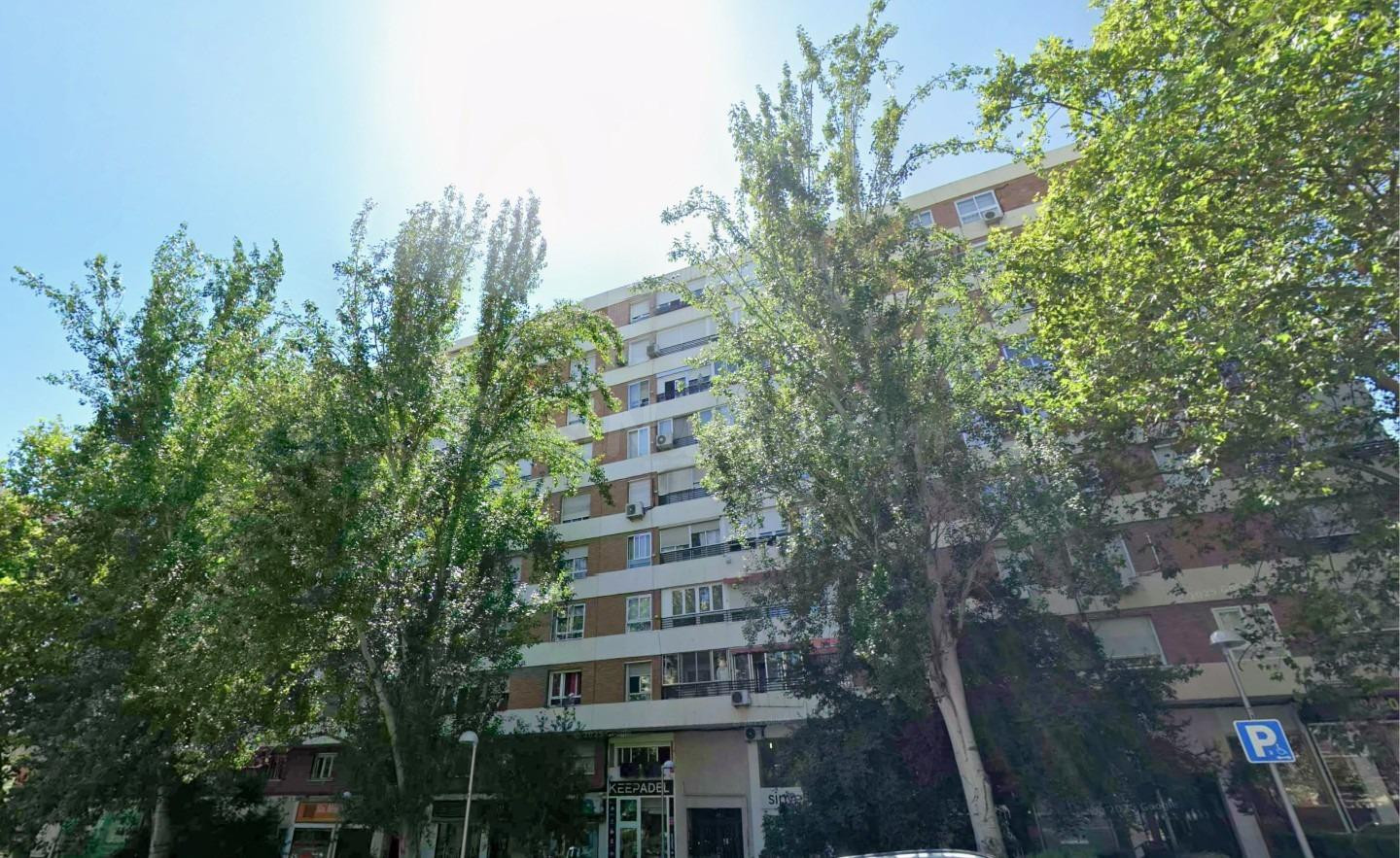 ESTUDIO HOME MADRID OFRECE piso de 50 m2 reformado en séptima planta exterior con magníficas vistas, en la zona de Peñagrande.