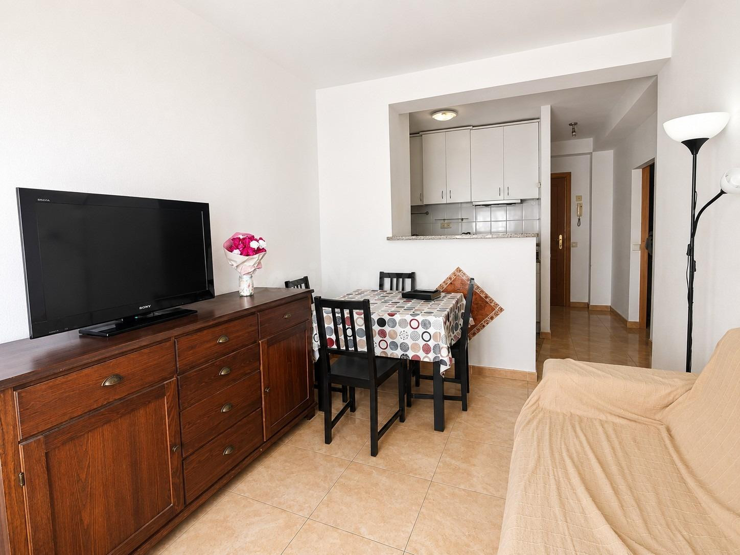 ESTUDIO HOME MADRID OFRECE piso de 50 m2 reformado en séptima planta exterior con magníficas vistas, en la zona de Peñagrande. - foto 4