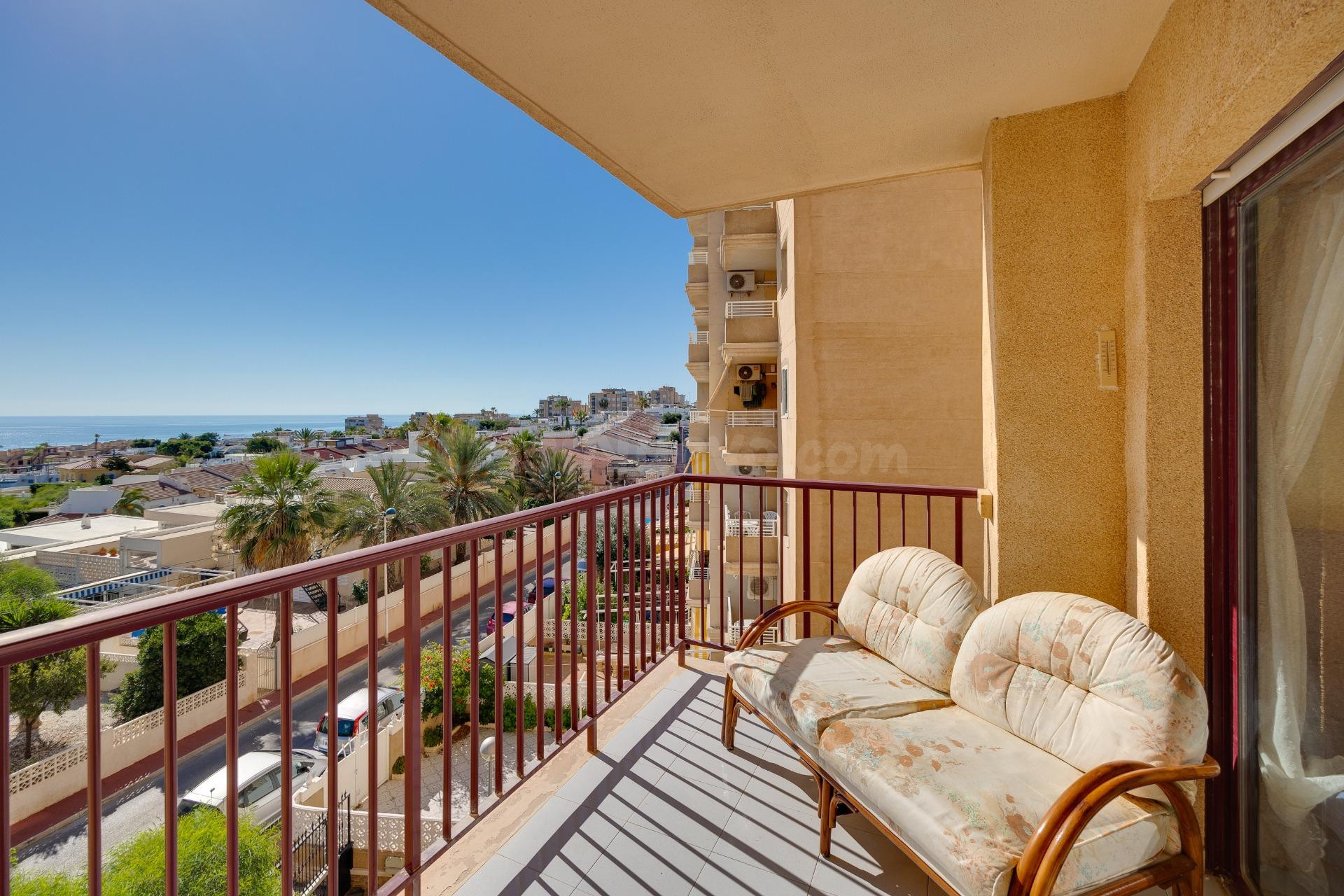 Apartamento de 2 dormitorios con vistas frontales al mar en 