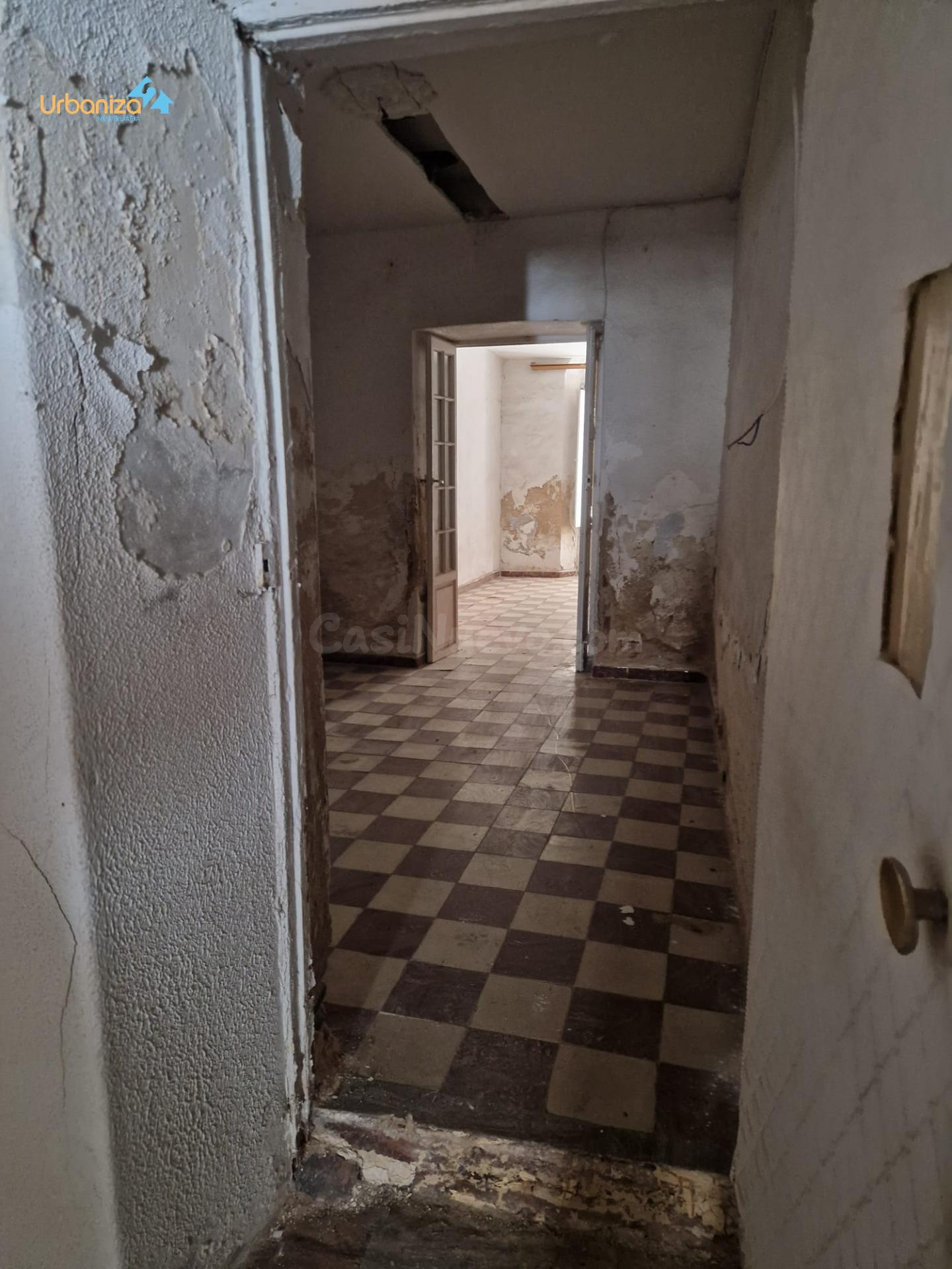 Bajo para reformar en casco antiguo - foto 3