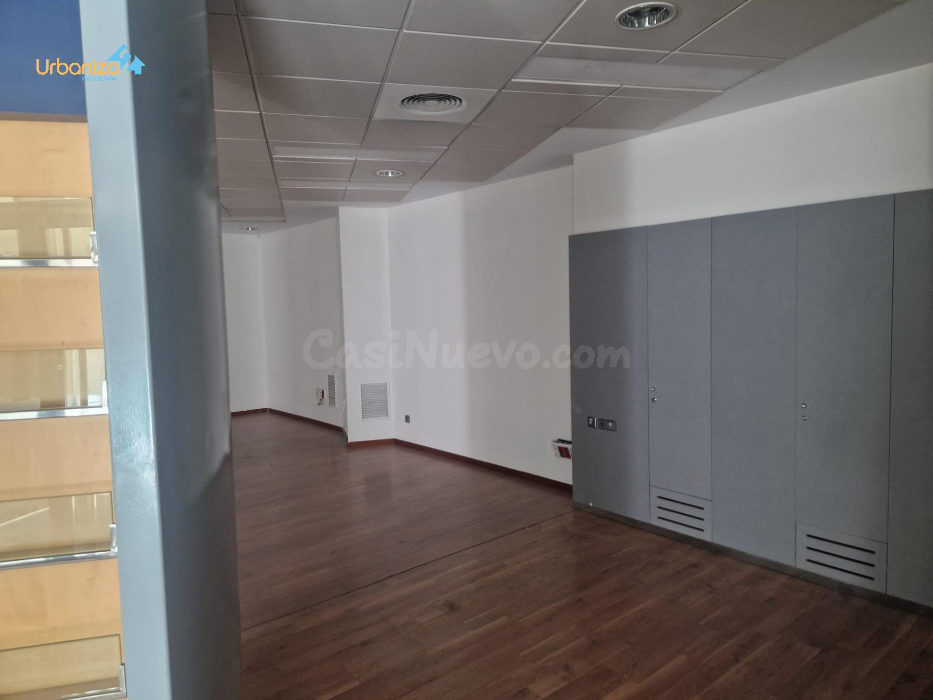 Amplio Local Comercial en Santa Marina, Badajoz - Oportunidad Única - foto 3