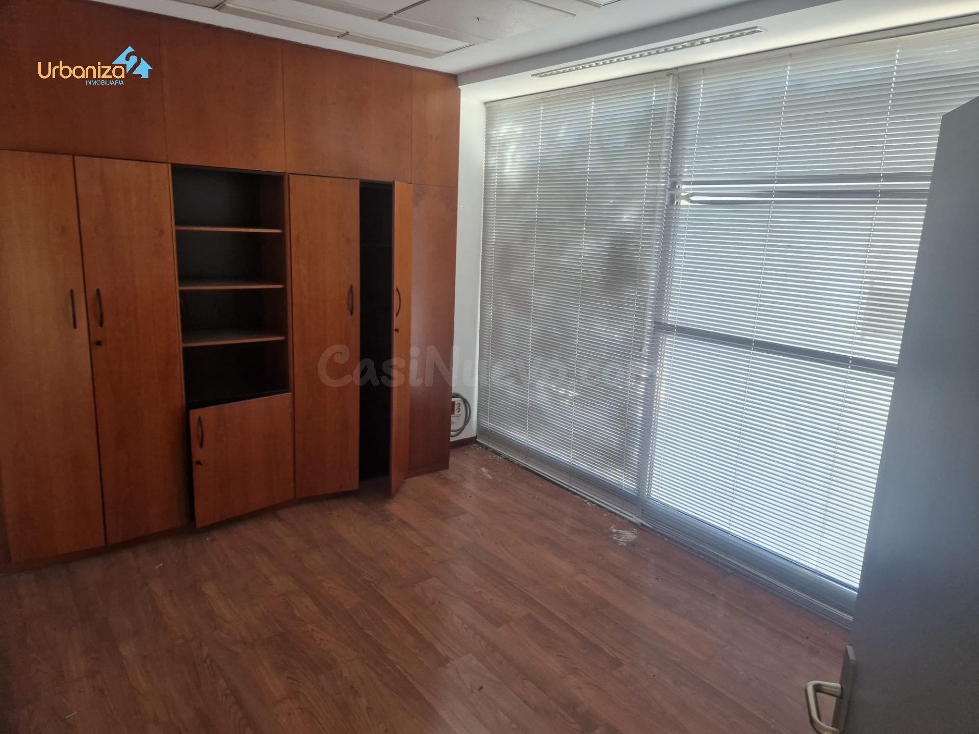 Amplio Local Comercial en Santa Marina, Badajoz - Oportunidad Única - foto 5