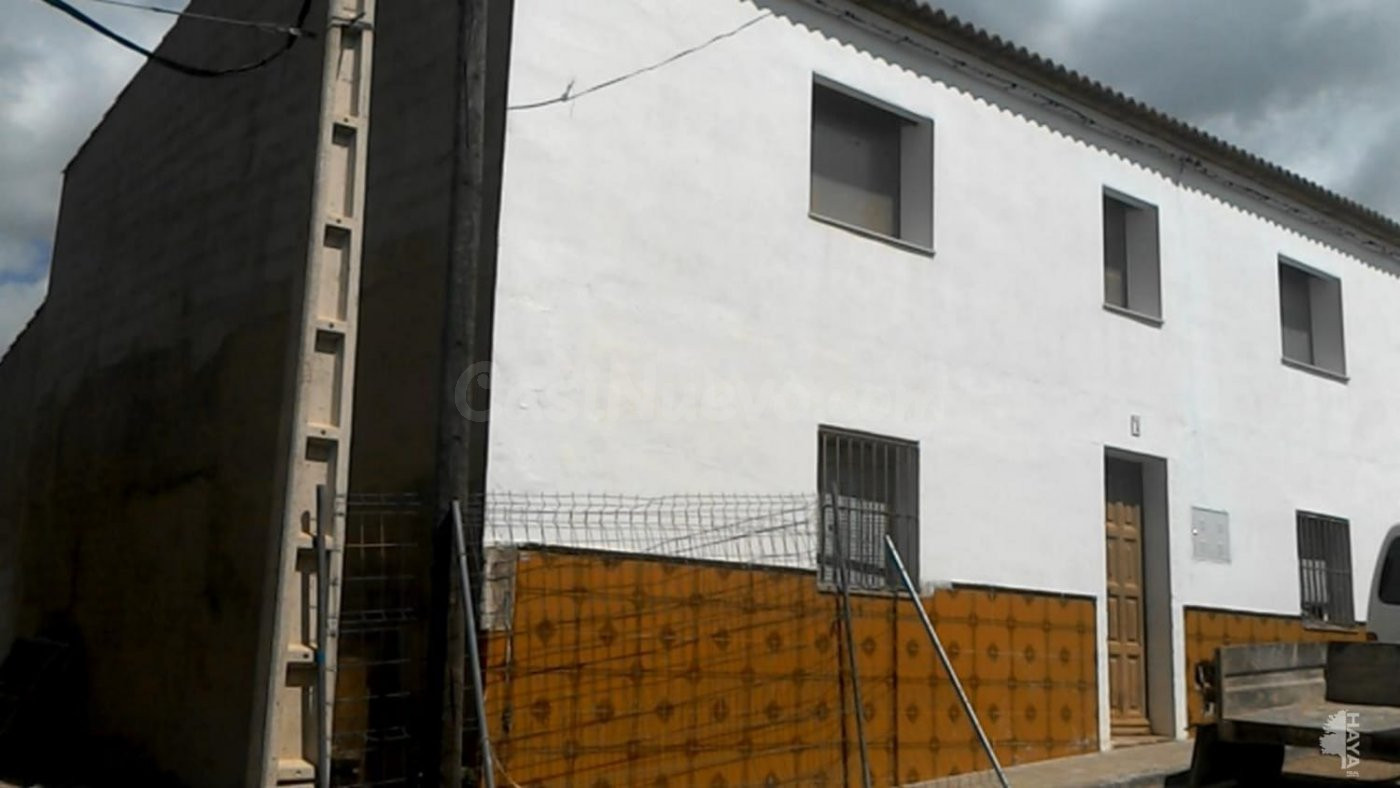 Chalet adosado en venta en Calle Eugenio Hermoso, 06950, Vil