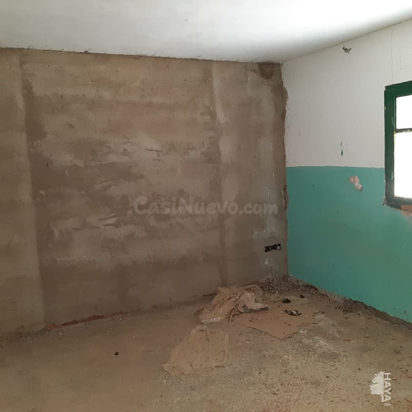 Chalet adosado en venta en Calle Eugenio Hermoso, 06950, Vil - foto 2