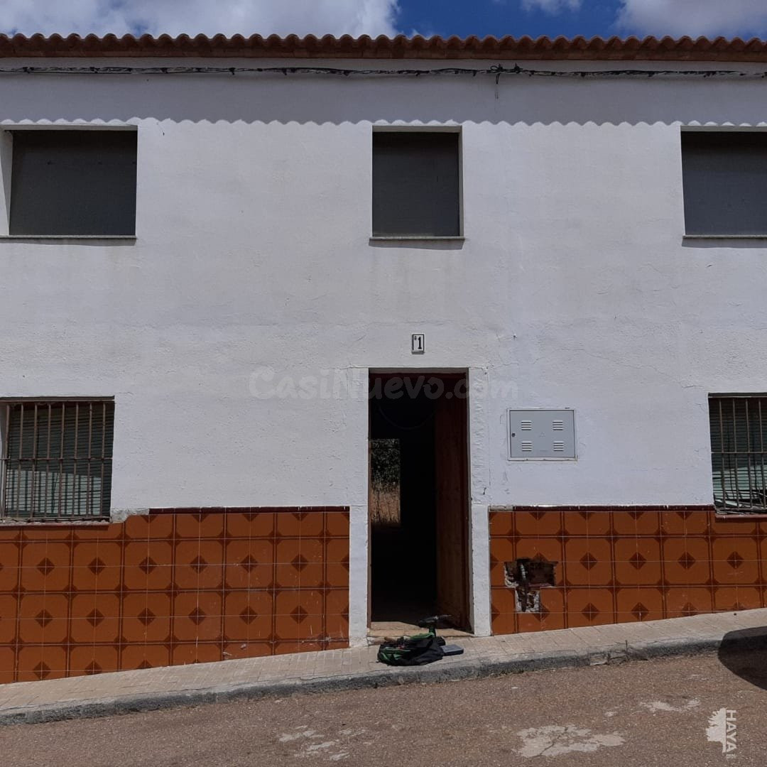 Chalet adosado en venta en Calle Eugenio Hermoso, 06950, Vil - foto 3