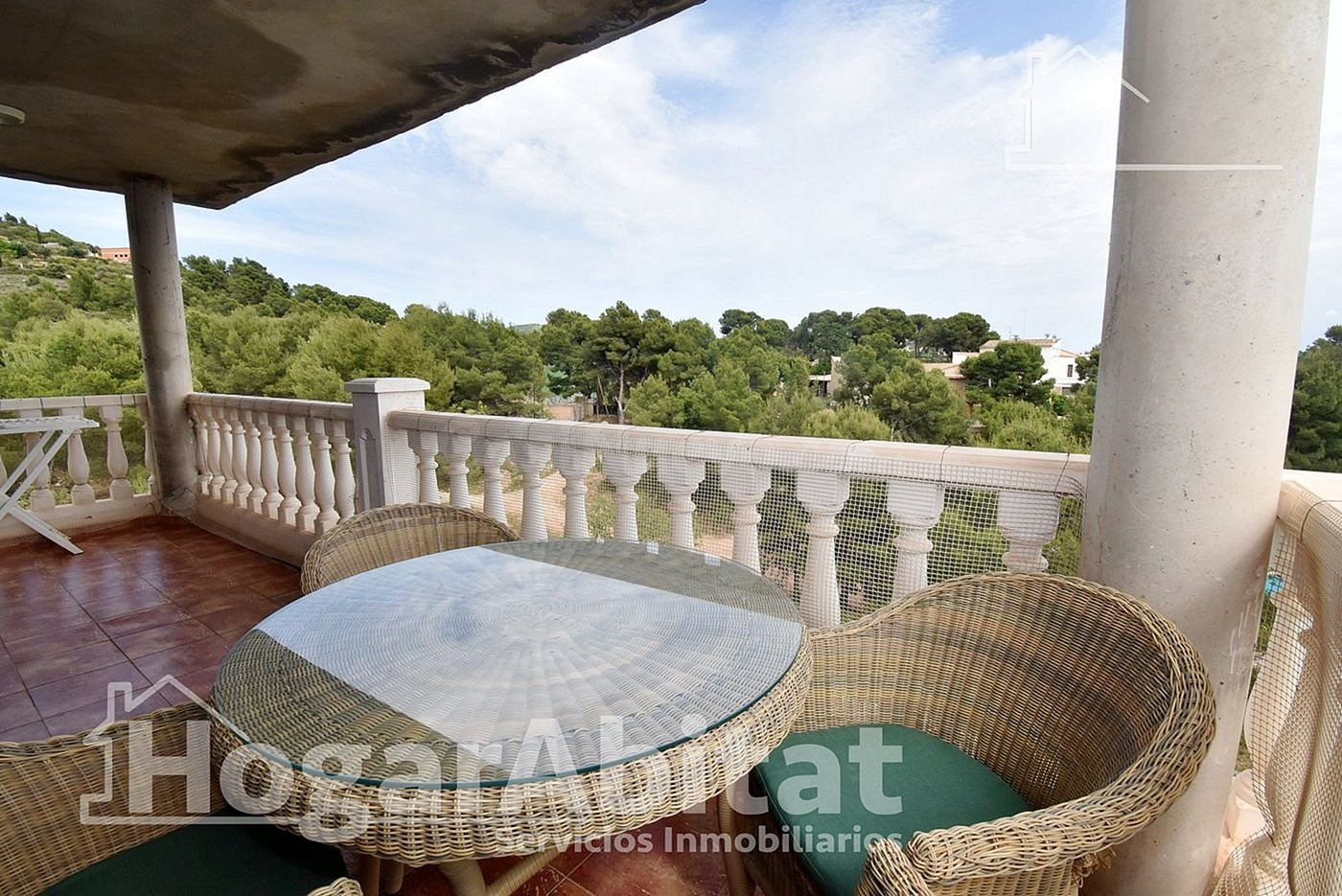 CHALET SEMINUEVO CON GARAJE, PISCINA Y AMPLIA PARCELA - foto 3