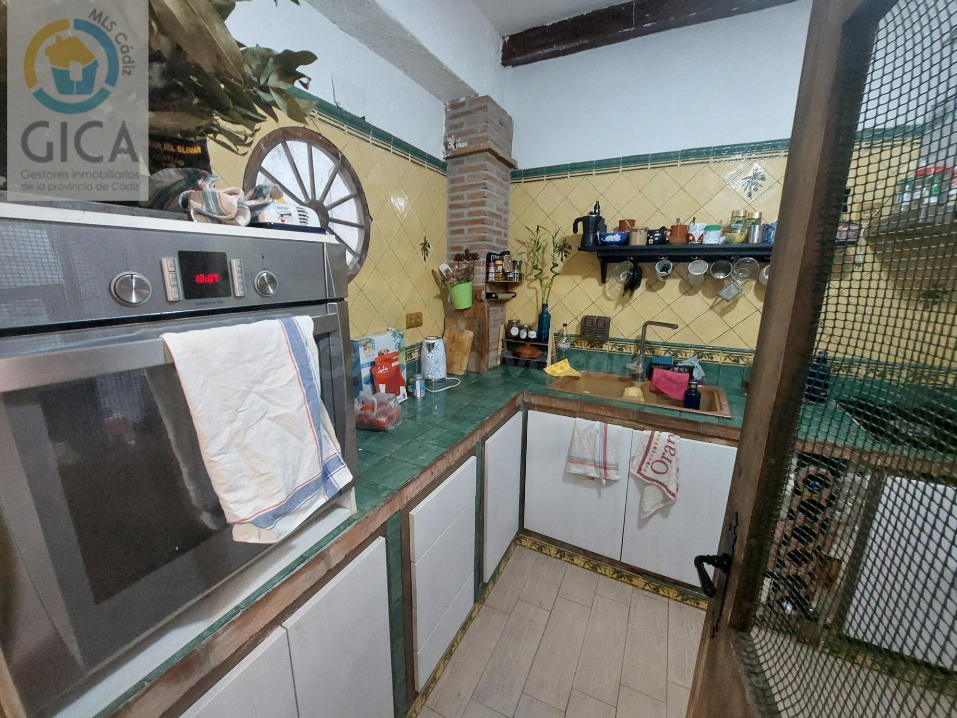 Casa semicéntrica en la barriada de la Bajadilla en Algecira