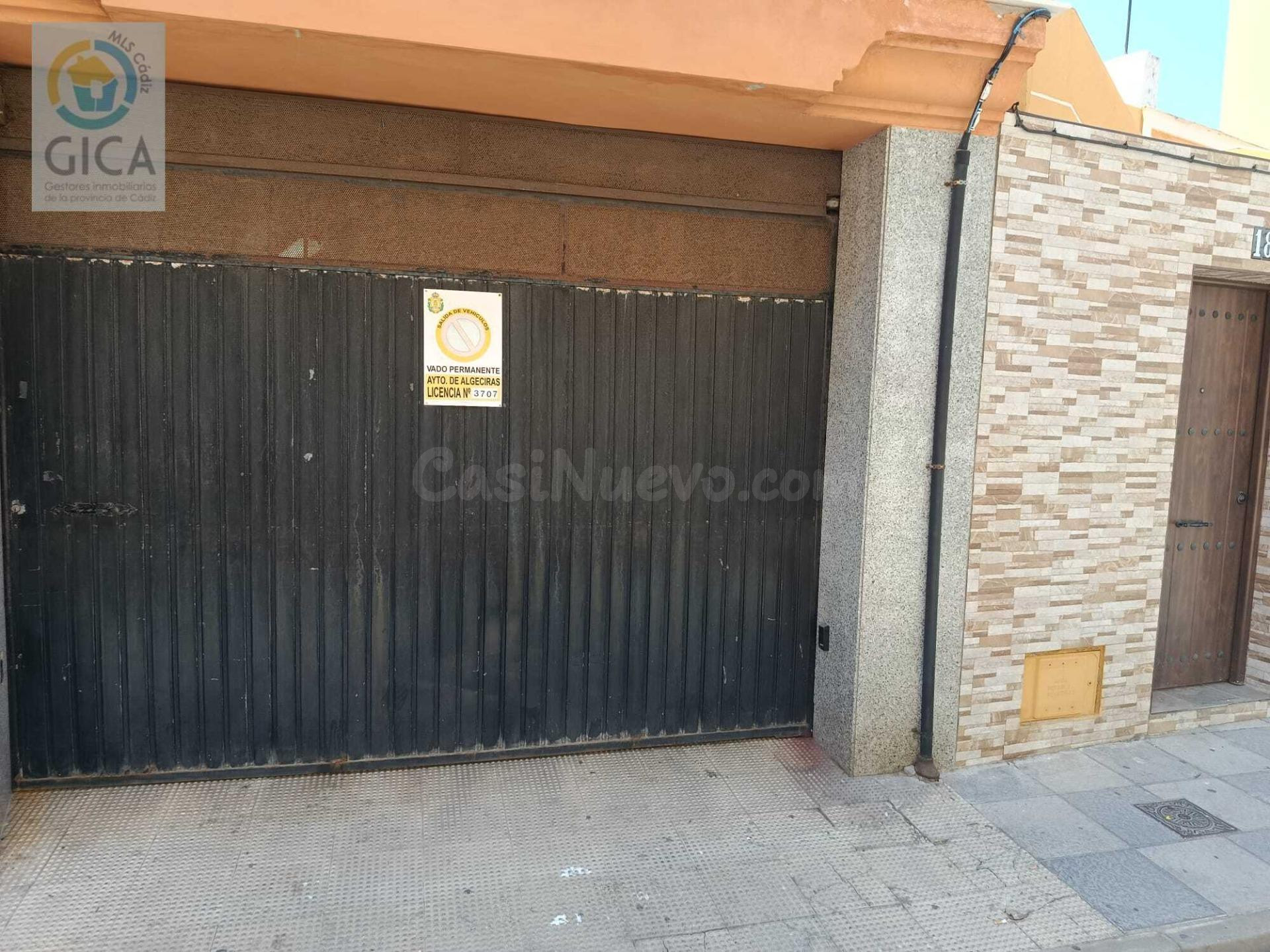 Oportunidad de plaza de garaje y trastero en zona El Corte Inglés