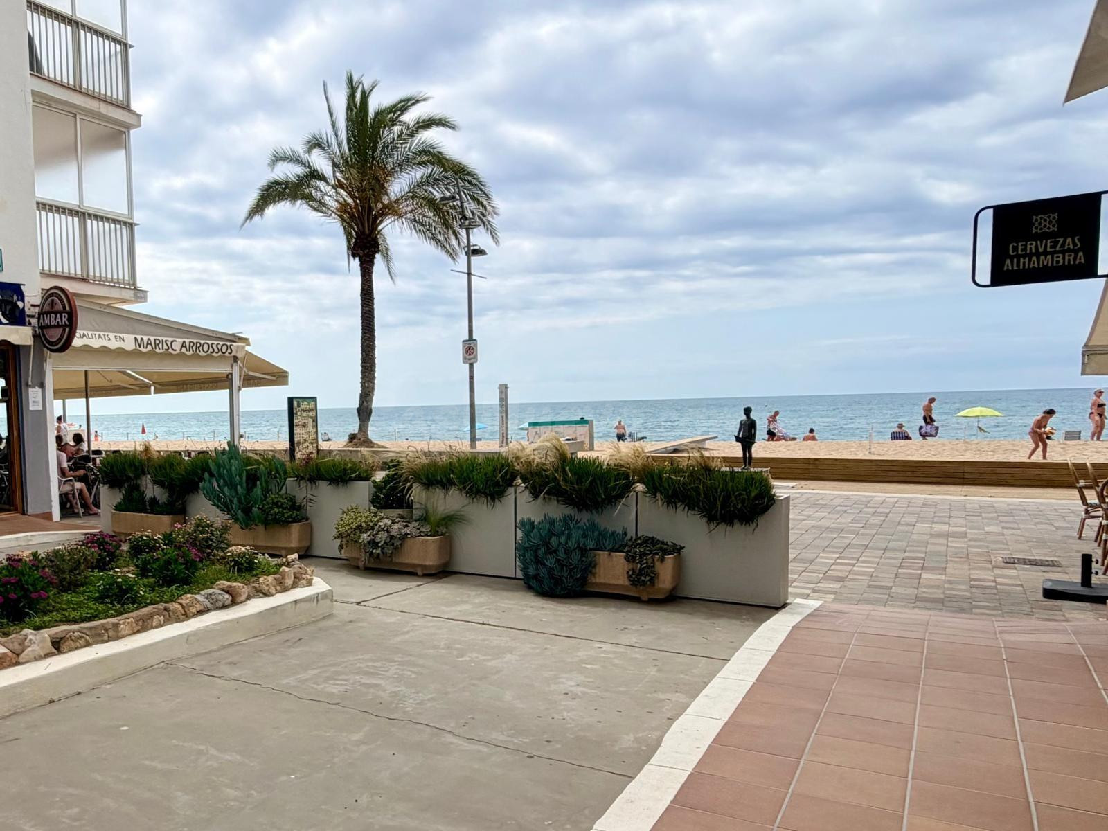 Planta baja con salida a Passeig Marítim - foto 2