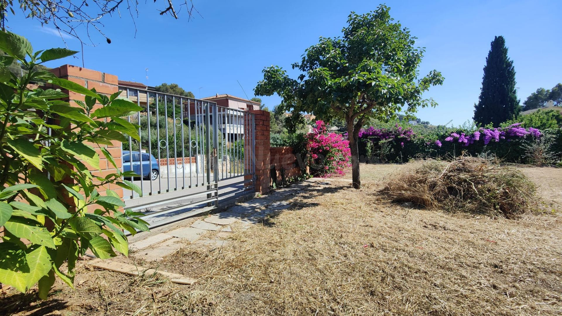 TERRENO CON CASETA DE OBRA, OPORTUNIDAD - foto 3
