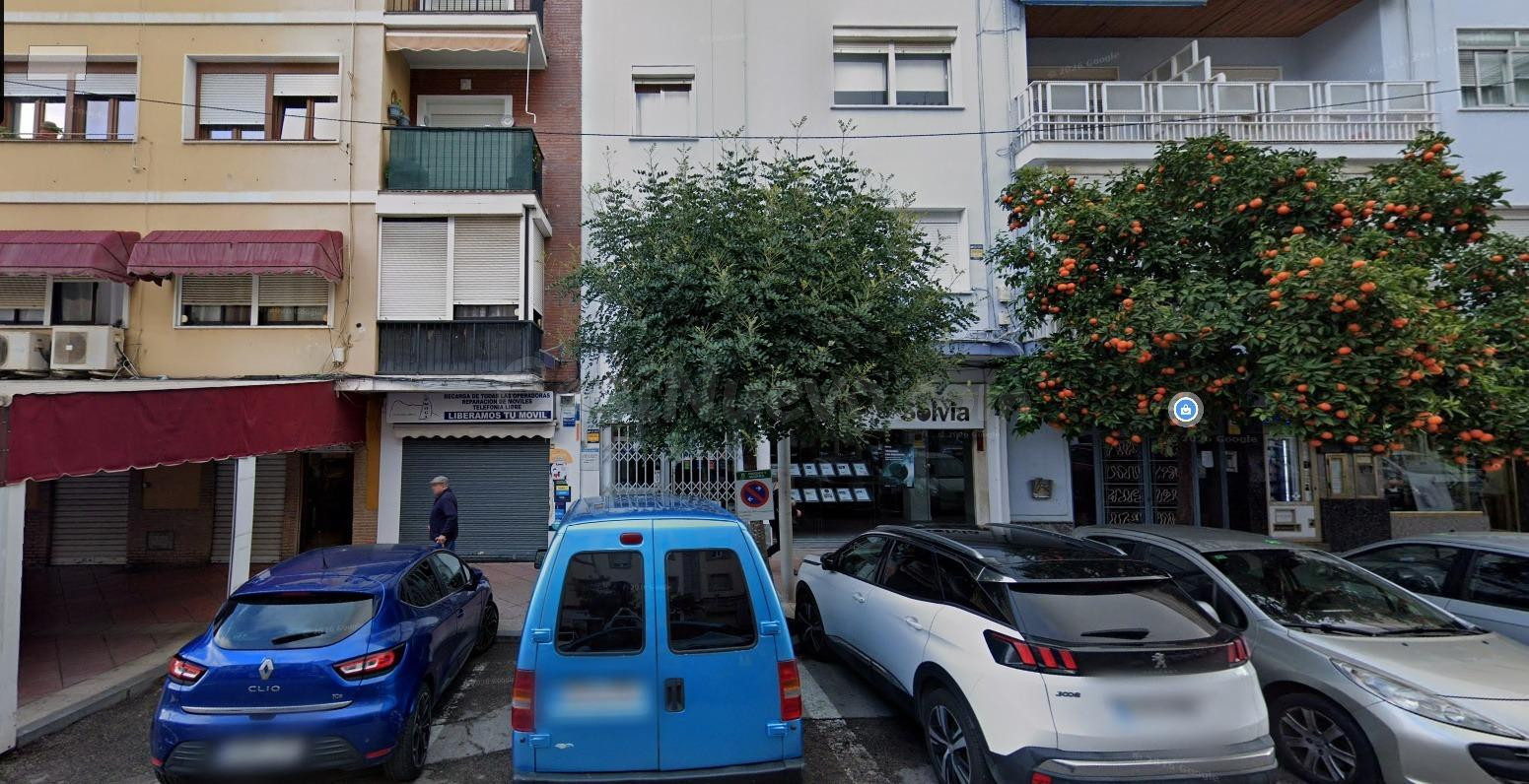 Local de 20 m2 en pleno centro, junto al Parque María Cristi