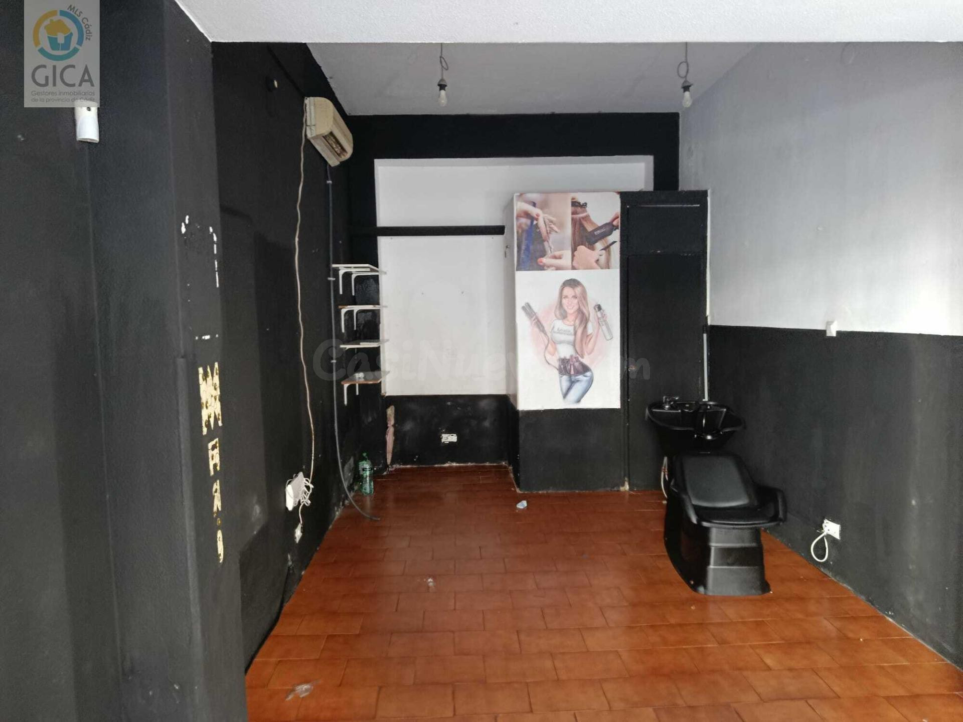 Local de 20 m2 en pleno centro, junto al Parque María Cristi - foto 2