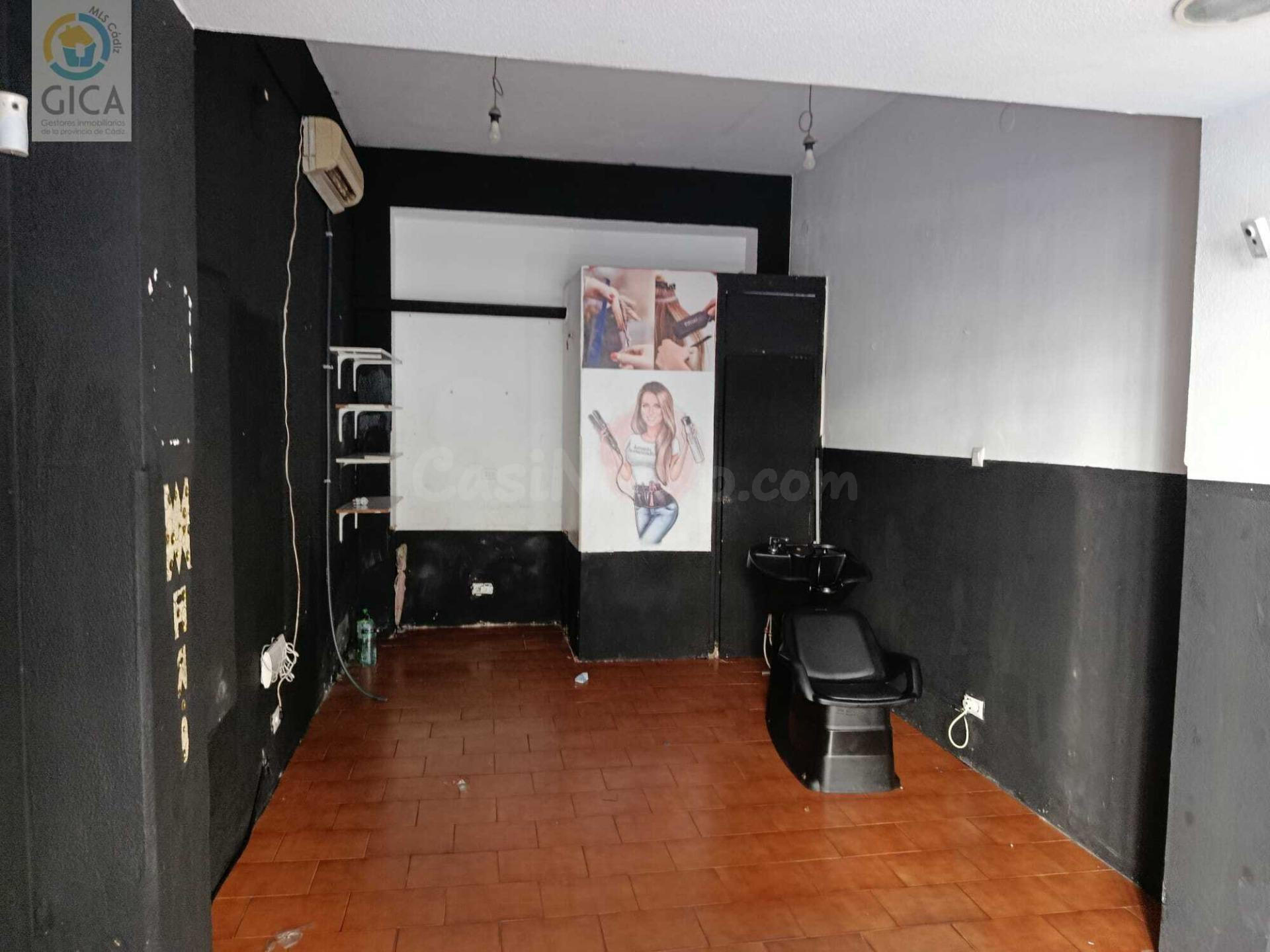 Local de 20 m2 en pleno centro, junto al Parque María Cristi - foto 4