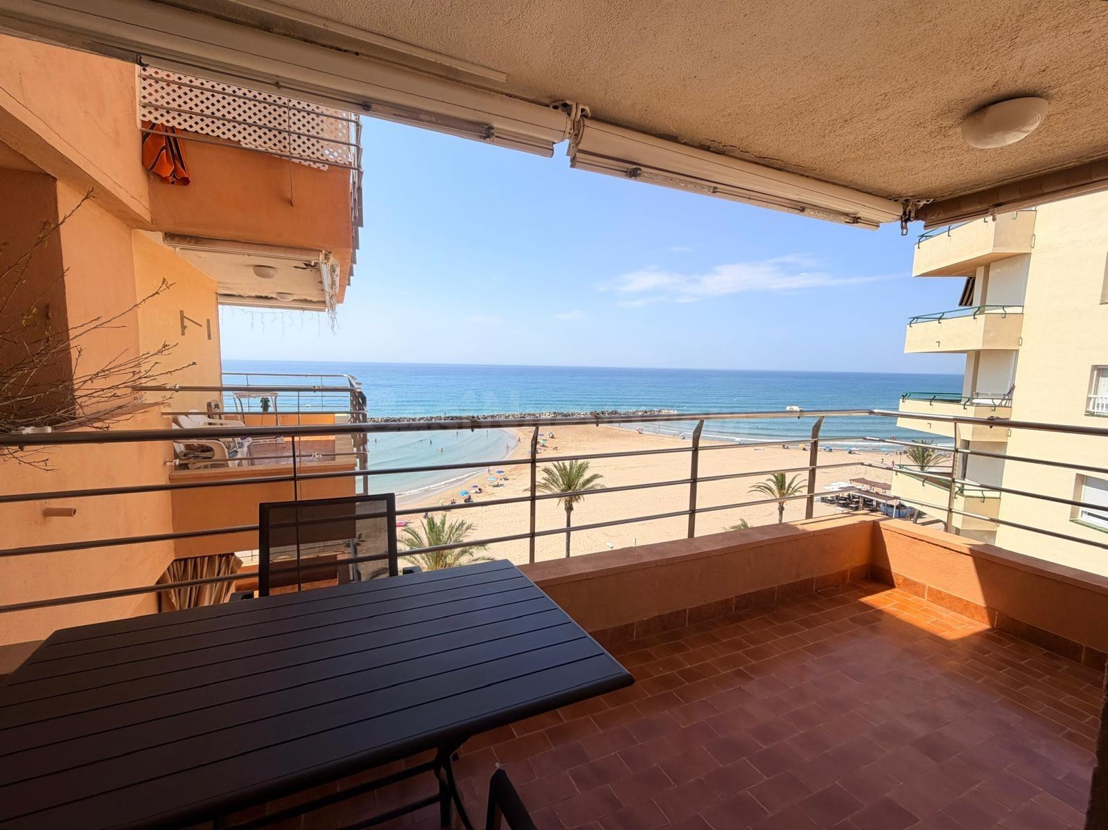 Piso en primera línea de mar con espectaculares vistas