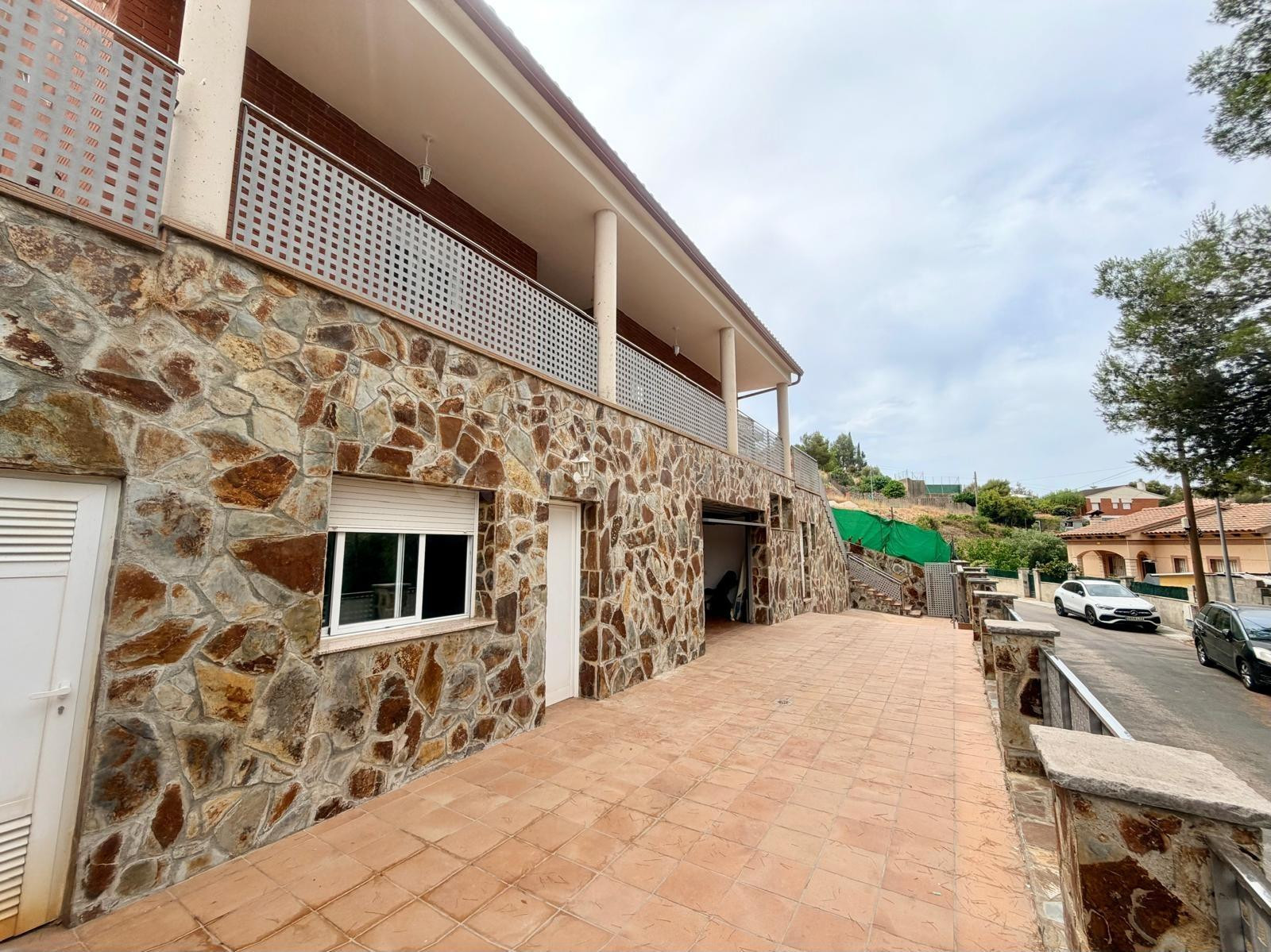 ESPECTACULAR CHALET CON PISCINA PARA ENTRAR A VIVIR - foto 3
