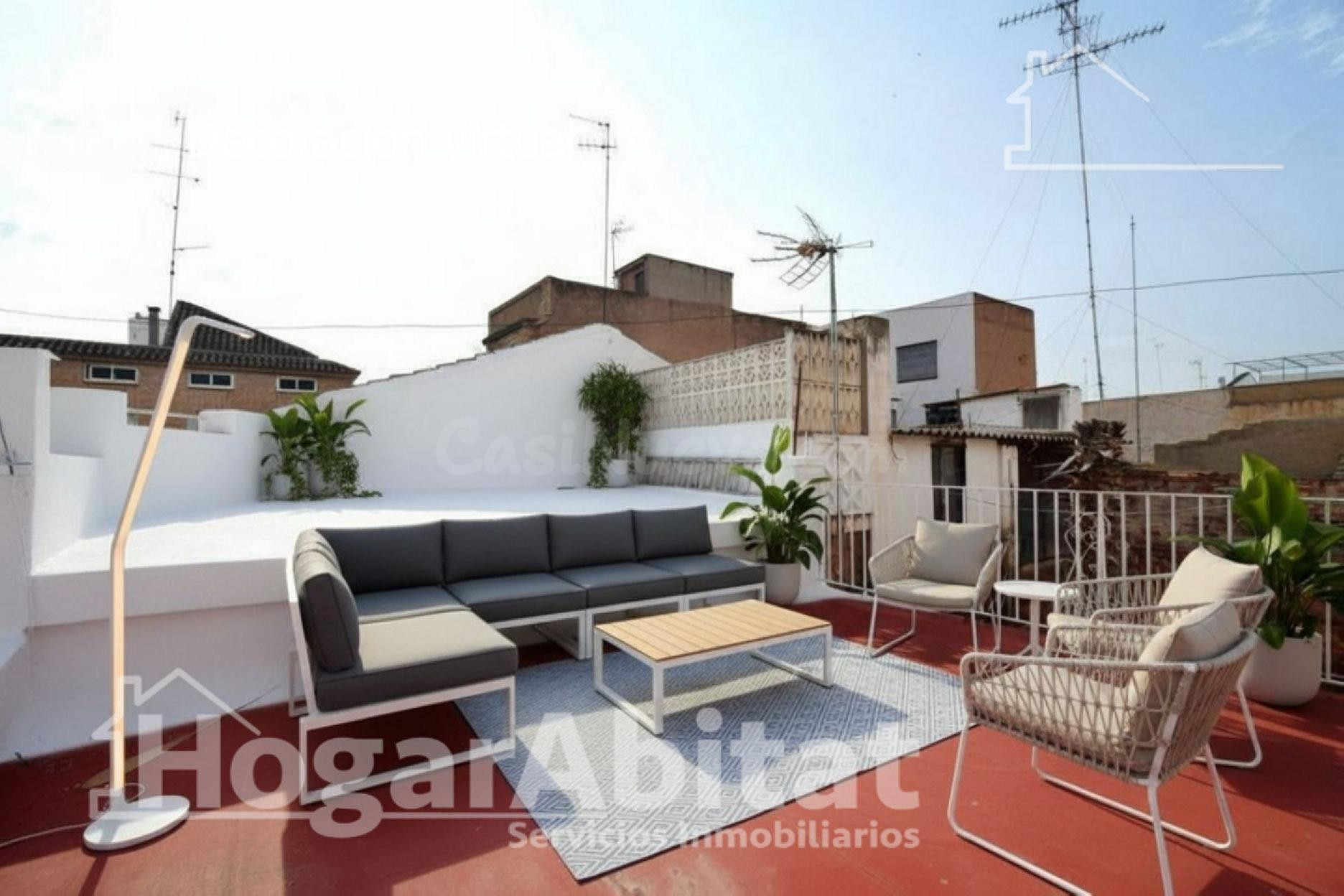 ESPACIOSA CASA CON MUCHAS POSIBILIDADES CERCA DEL METRO