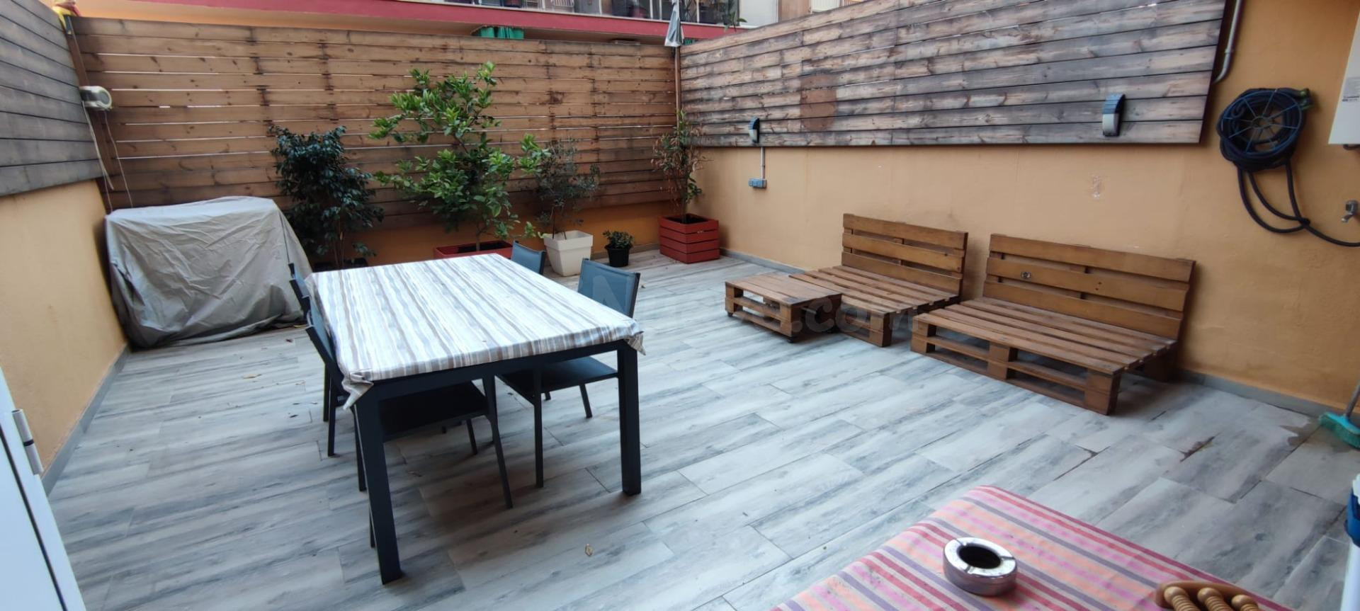 Piso céntrico con gran terraza - foto 2