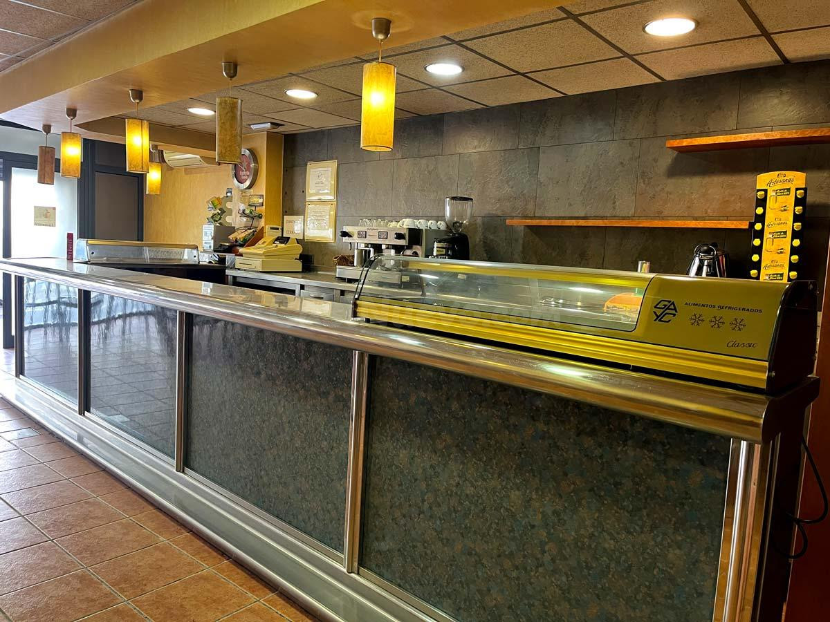 Se vende local comercial con negocio de hostelería, al compl - foto 5