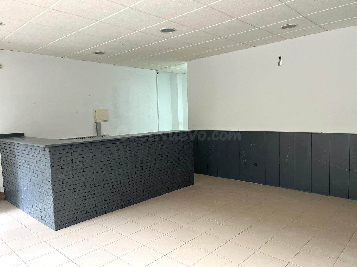 Local Comercial situado en zona Escola Pia en Igualada