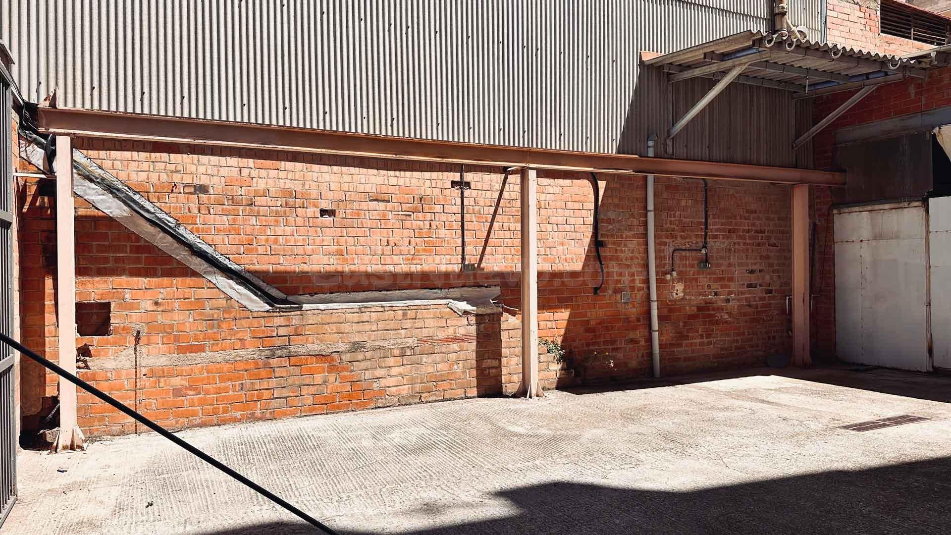 Se vende fantástico solar edificable en el B. Set Camíns-Igu