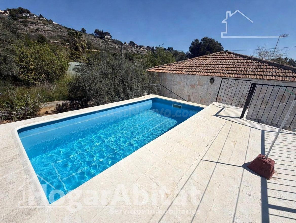 ¡VISTAS A LAS MONTAÑAS! CHALET CON TERRENO RÚSTICO, TERRAZA, - foto 2