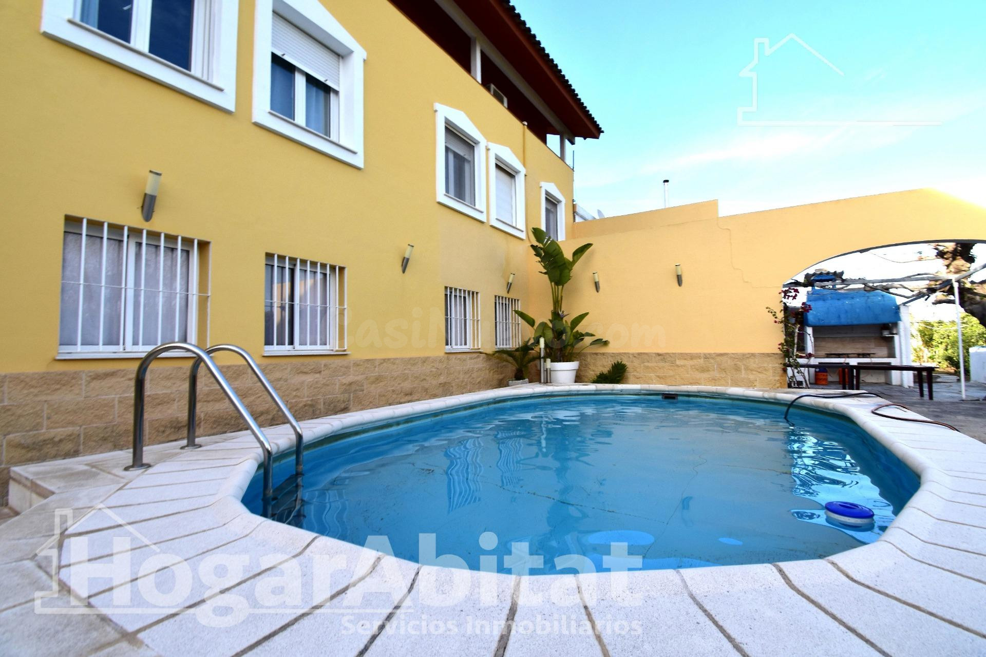 ¡CHALET DE LUJO! AMPLIO Y SOFISTICADO CON PISCINA Y GARAJE,  - foto 4