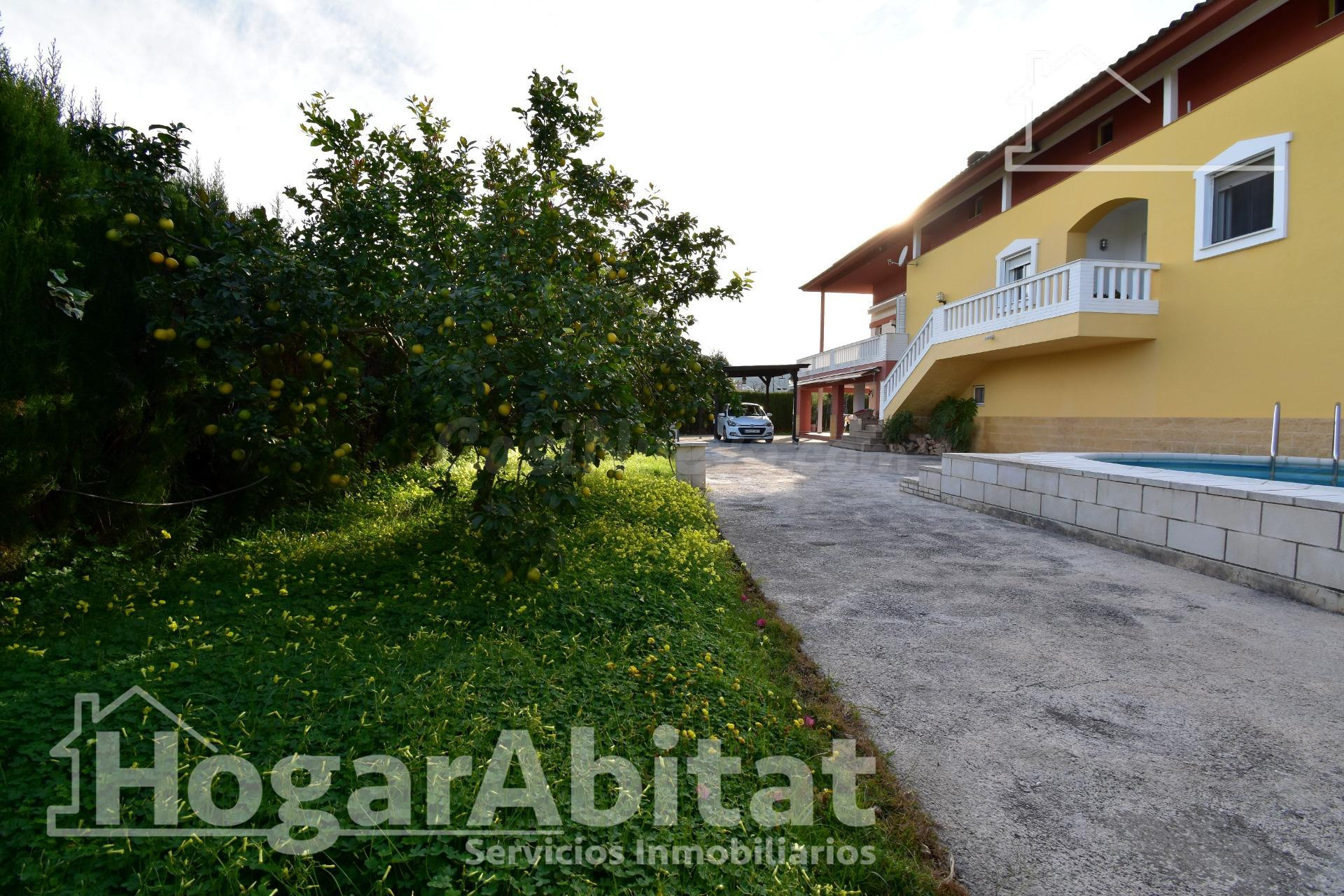 ¡CHALET DE LUJO! AMPLIO Y SOFISTICADO CON PISCINA Y GARAJE,  - foto 5