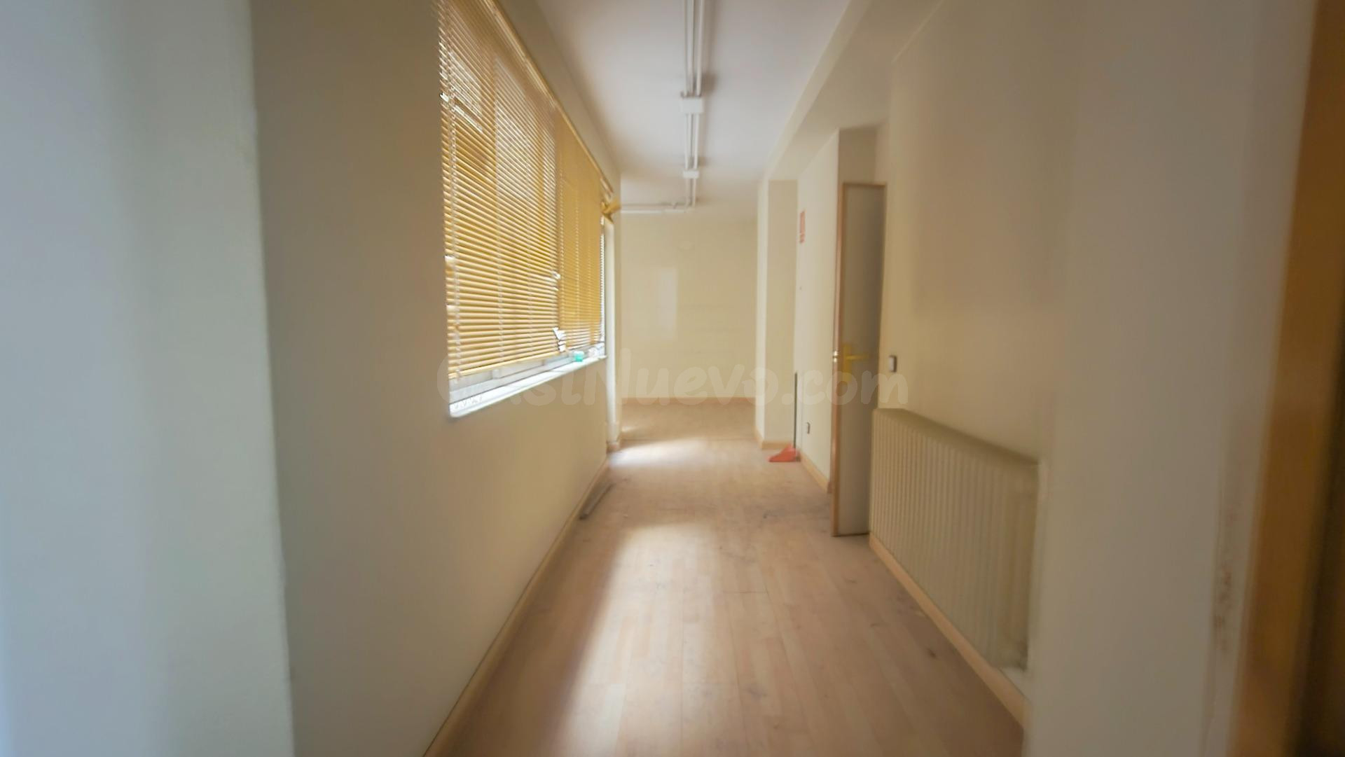 Urbis te ofrece un magnífico local en venta en zona San Cris - foto 4