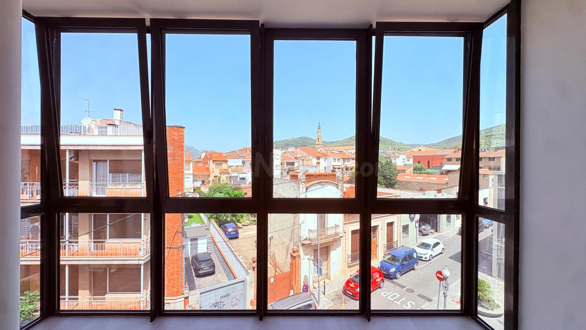 DÚPLEX AMB TERRASSA PRIVADA AL CENTRE - foto 4