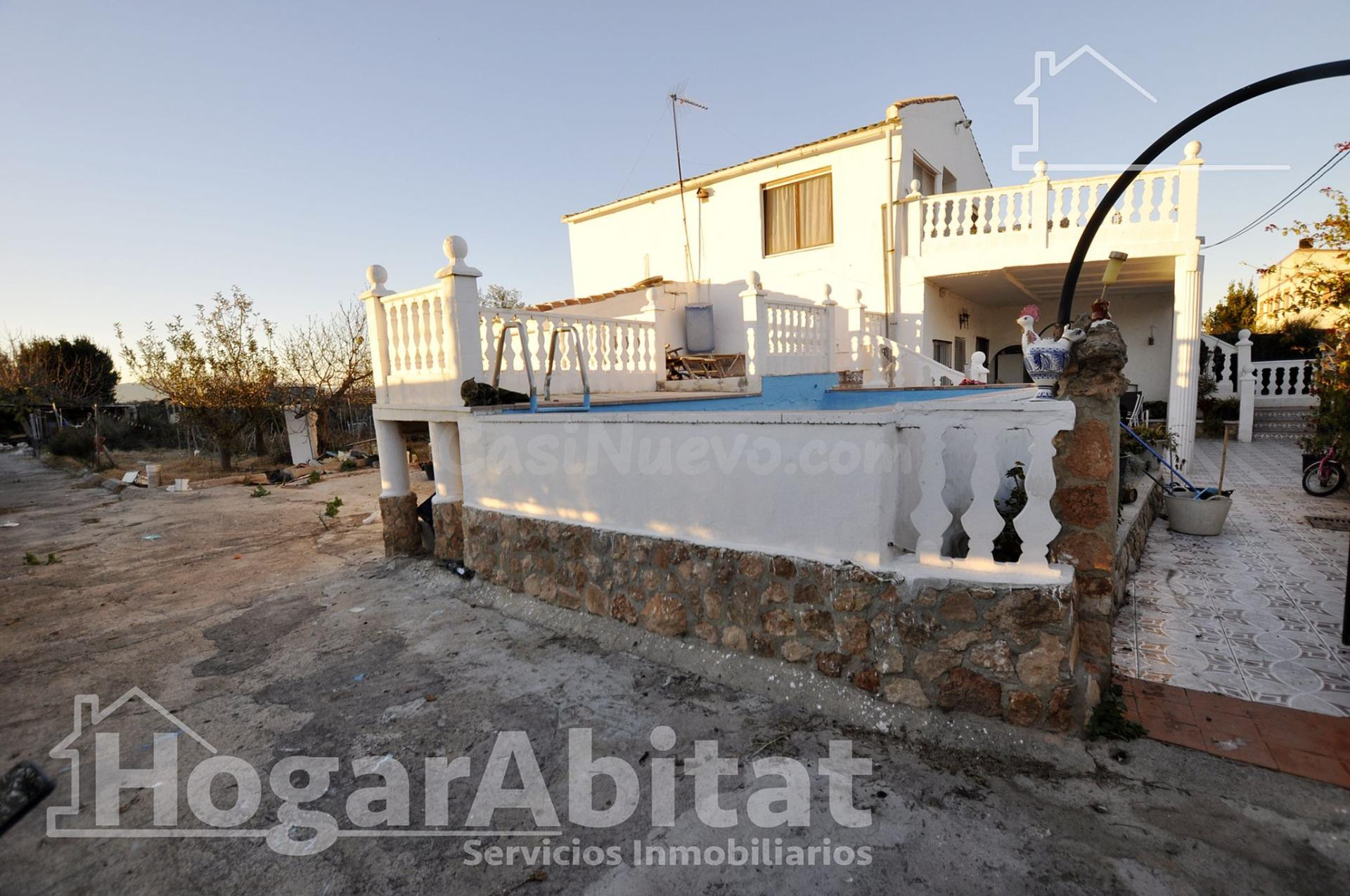 CASA CON GRAN TERRENO, PISCINA Y GARAJE CERCA DE LA PLAYA - foto 4