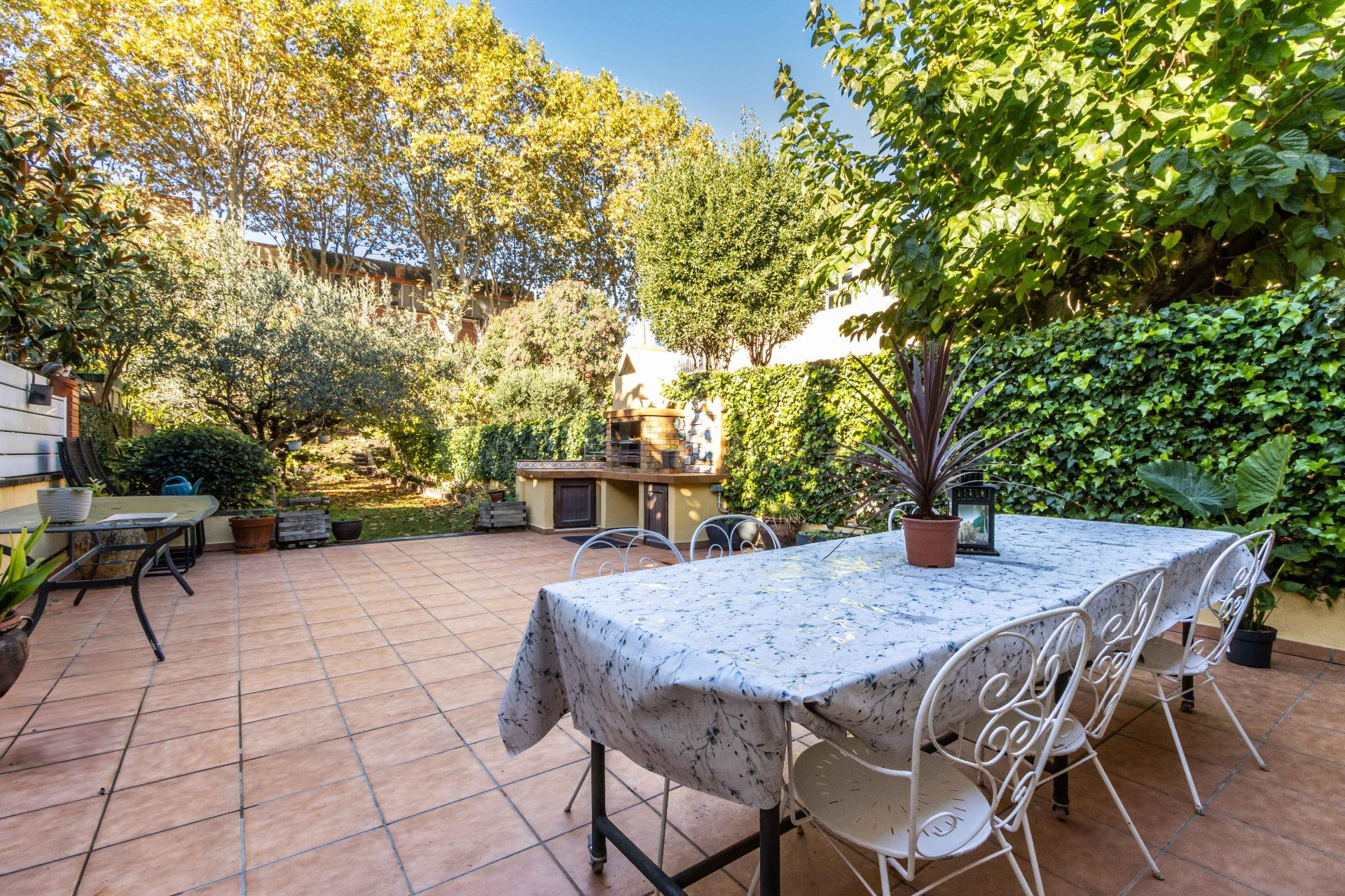 CASA AMB GARATGE I JARDÍ AL CENTRE DE SANT LLORENÇ SAVALL - foto 4
