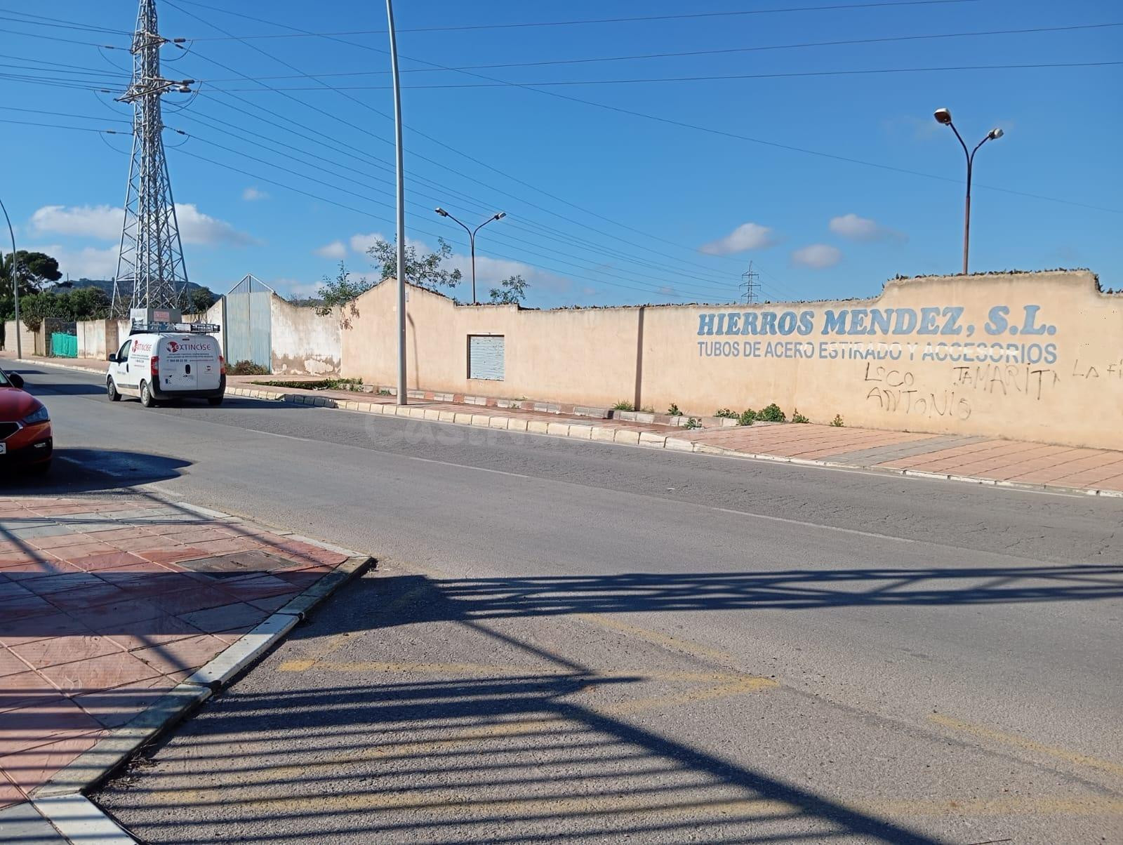 Gran solar urbano con nave en calle San Gil nº 25 y 27 – La  - foto 2