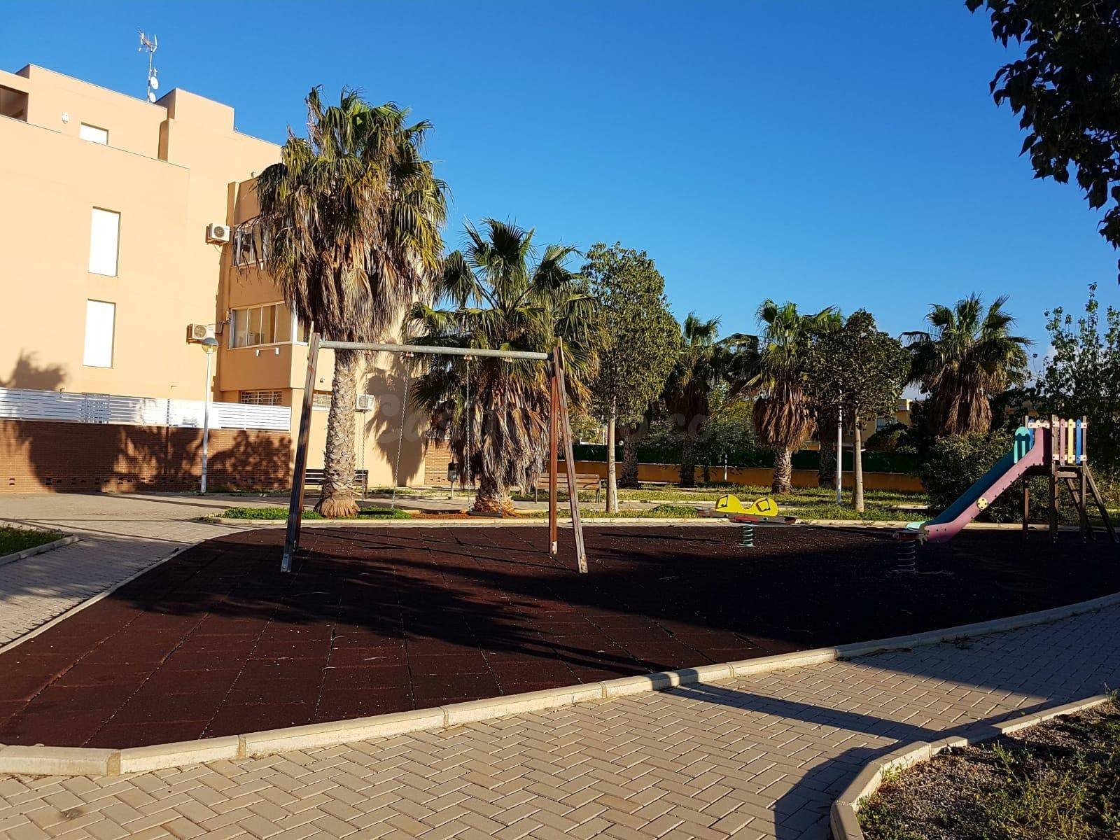 Piso con garaje, trastero y terraza en Los Urrutias – Lumino