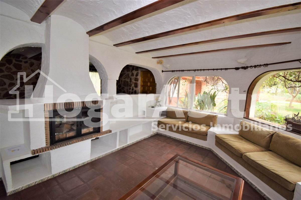 ESPECTACULAR VILLA DE LUJO EN URBANIZACIÓN PRIVADA - foto 3