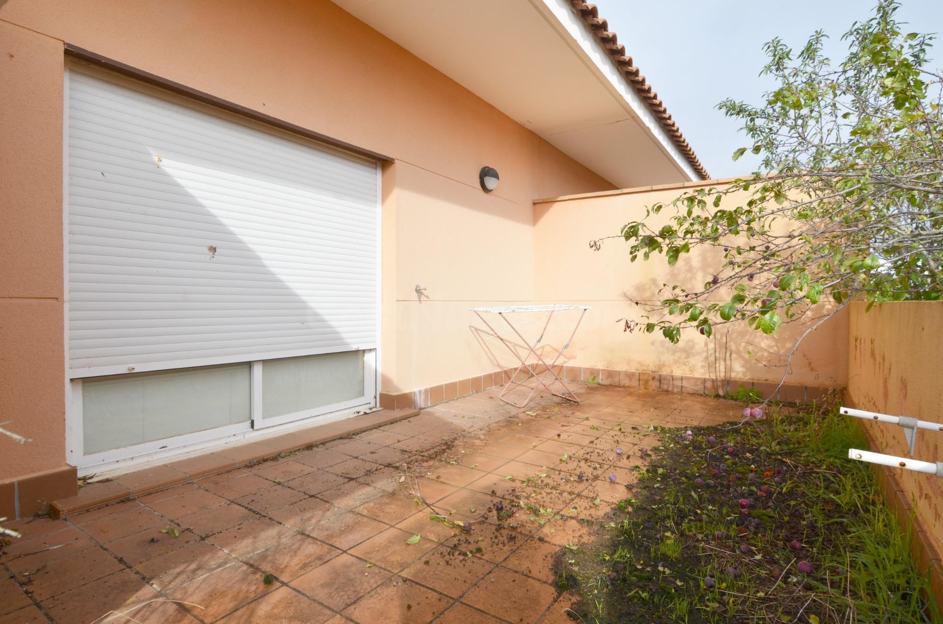 Urbis te ofrece un chalet pareado en venta en Urb. Oasis Gol - foto 4