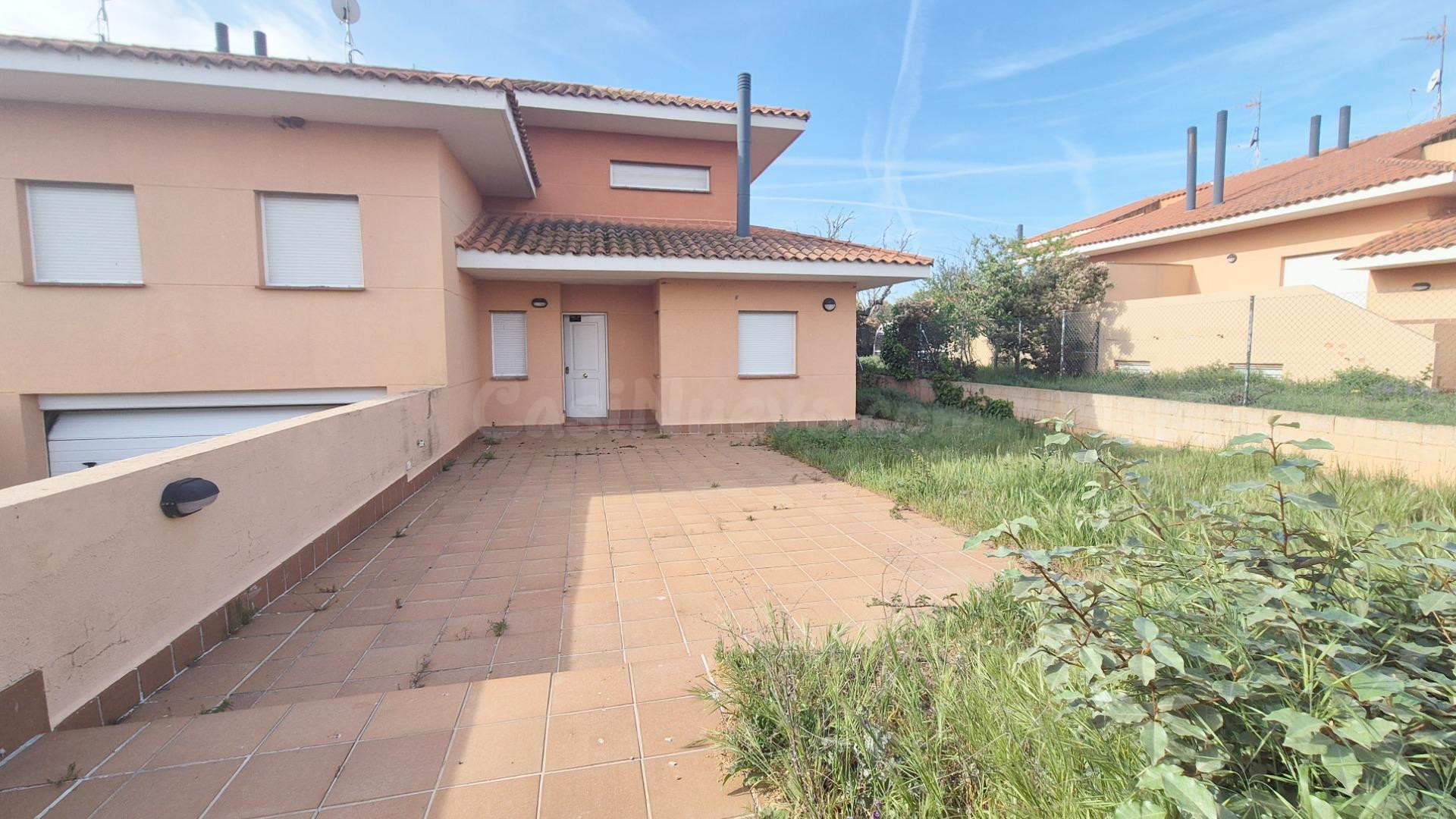 Urbis te ofrece un chalet pareado en venta en Urb. Oasis Gol - foto 4