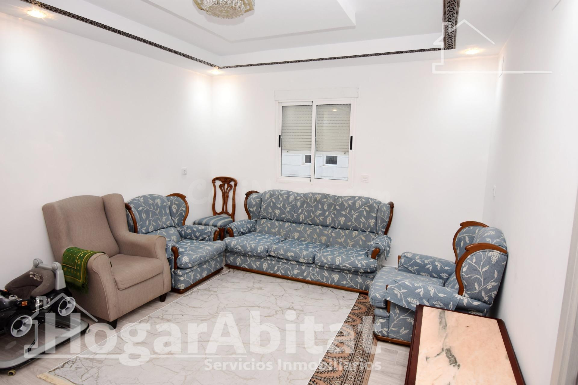 MUY AMPLIO Y REFORMADO JUNTO AL CENTRO DE SALUD - foto 4
