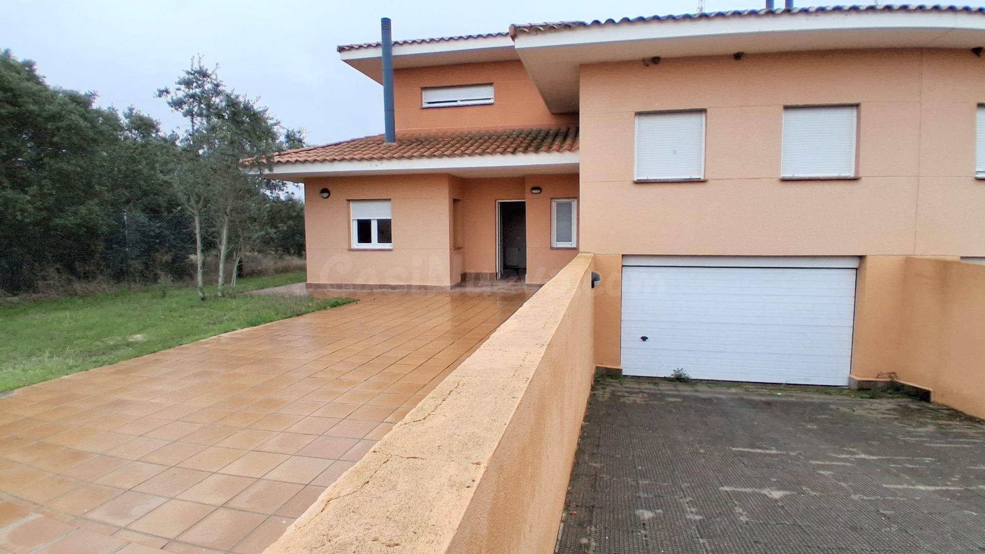 Urbis te ofrece un chalet pareado en venta en Urb. Oasis Gol - foto 3