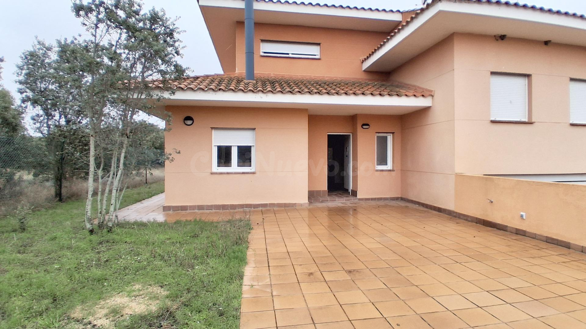 Urbis te ofrece un chalet pareado en venta en Urb. Oasis Gol - foto 4