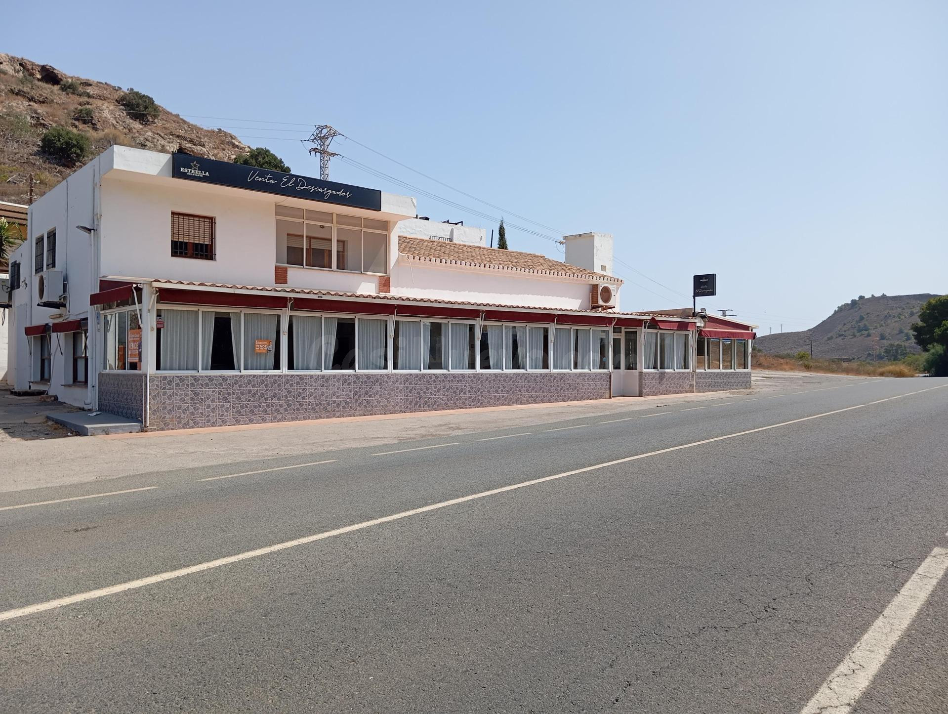 ️ NEGOCIO DE RESTAURACIÓN EN VENTA EN EL DESCARGADOR – LA UN - foto 2