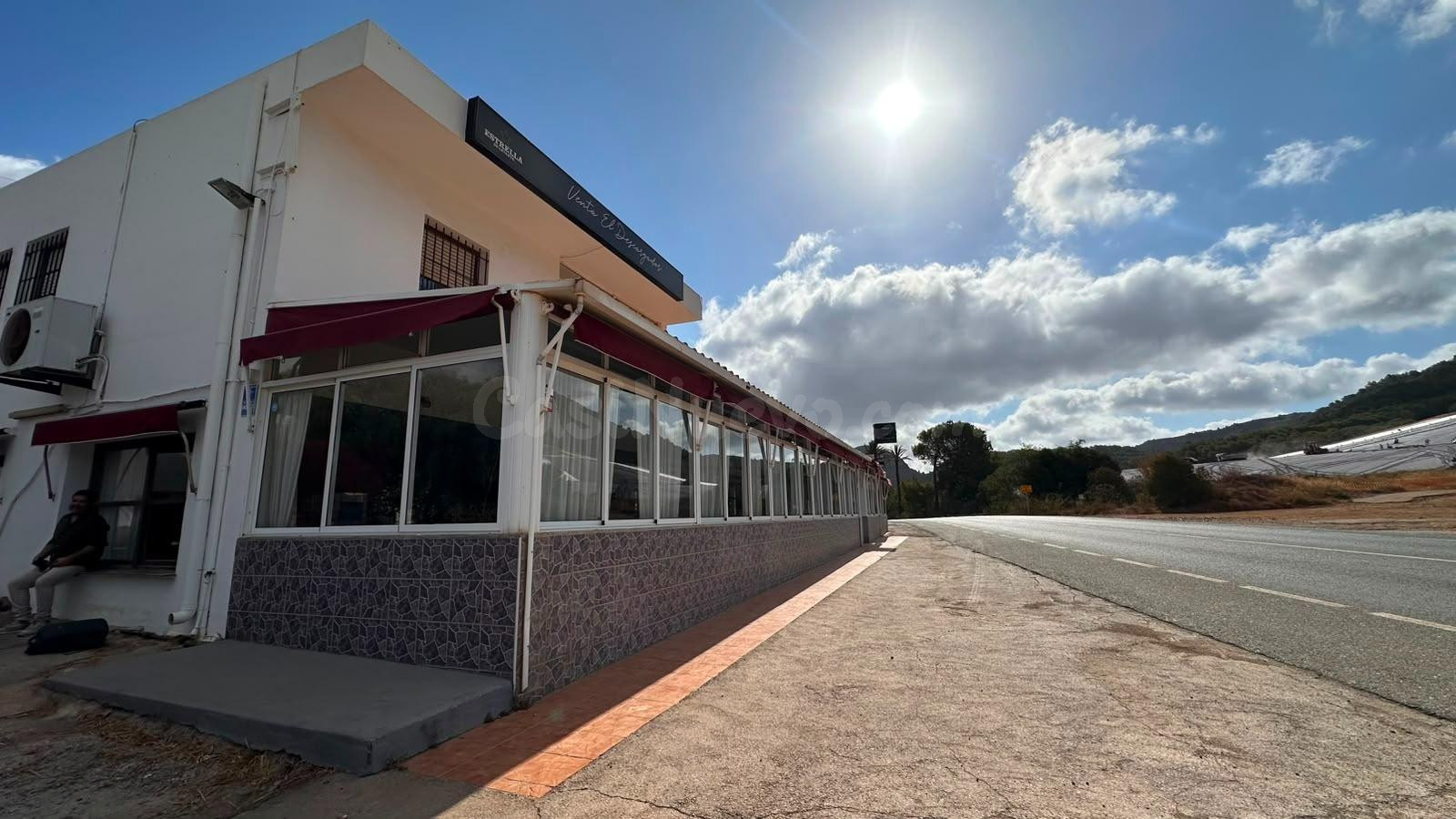 ️ NEGOCIO DE RESTAURACIÓN EN VENTA EN EL DESCARGADOR – LA UN - foto 3