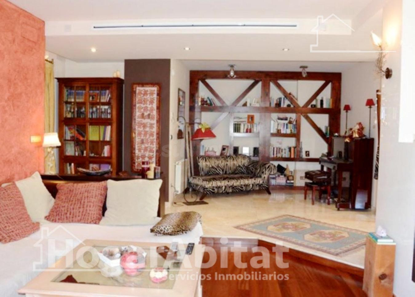 PRECIOSO CHALET REFORMADO CON TERRAZA, GARAJE Y JARDÍN - foto 4