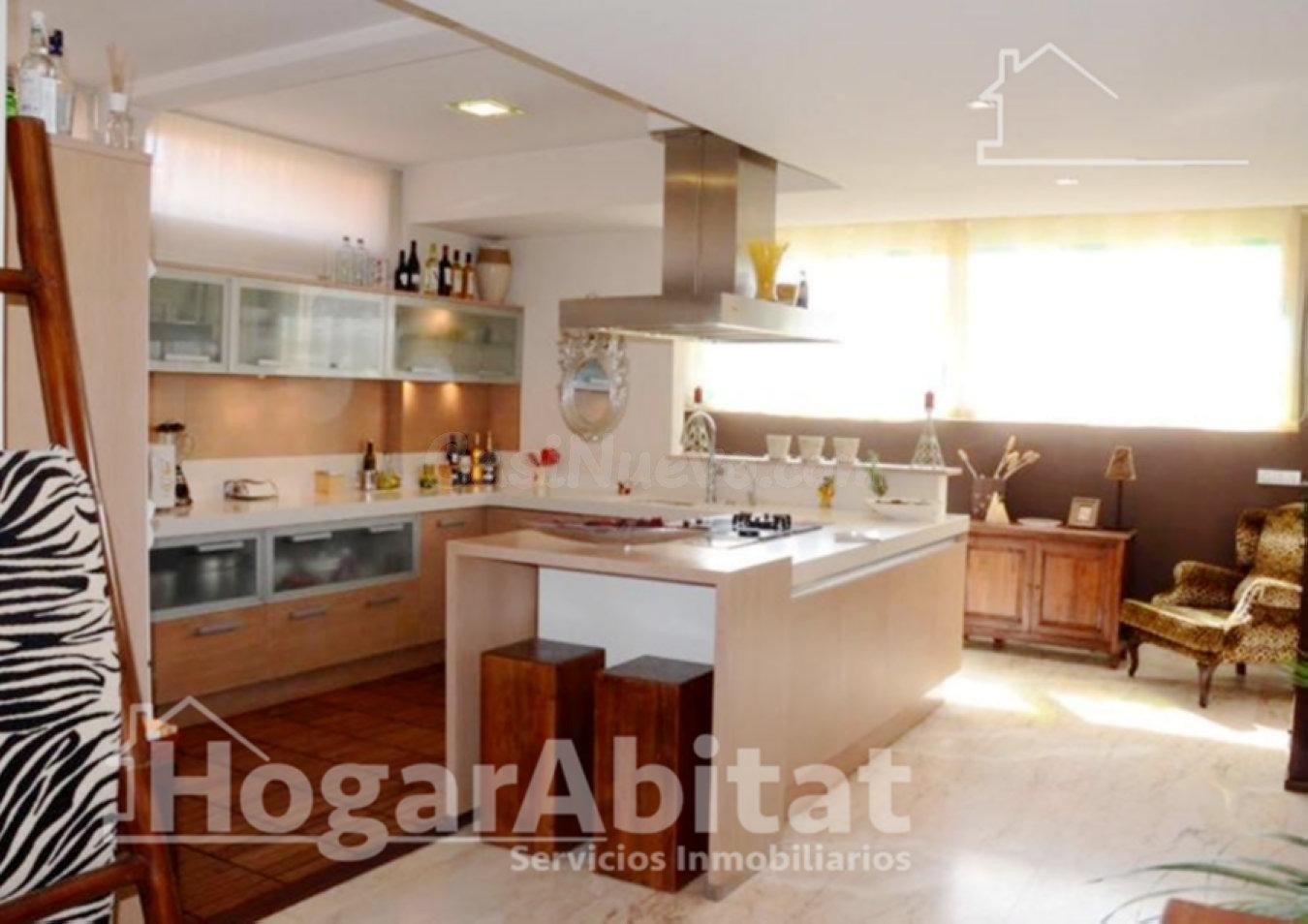 PRECIOSO CHALET REFORMADO CON TERRAZA, GARAJE Y JARDÍN - foto 5